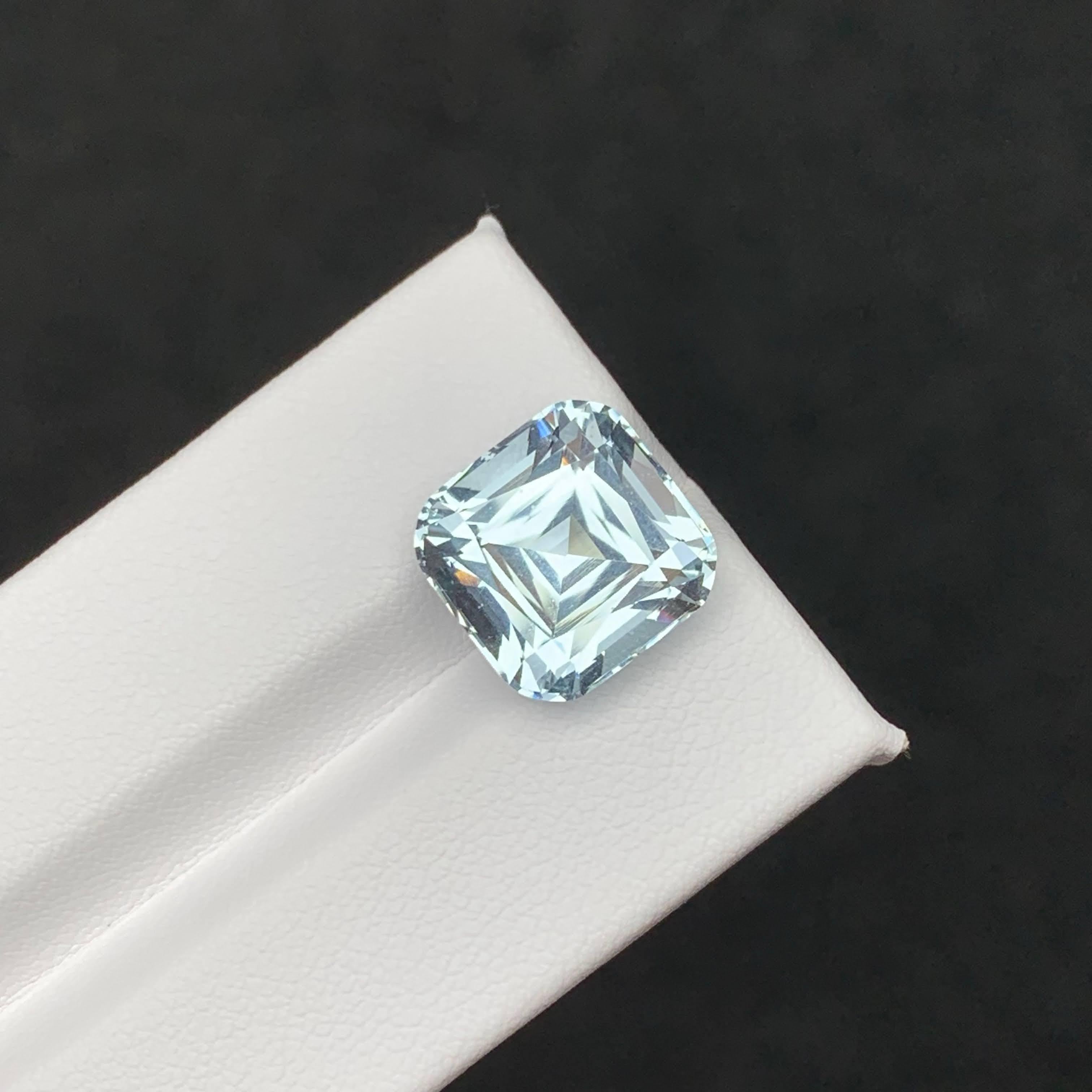 Taille coussin 10.05 Carat Natural Loose Light Blue Aquamarine Cushion Cut Pakistani Gemstone (Aigue-marine bleu clair taillée en coussin) en vente