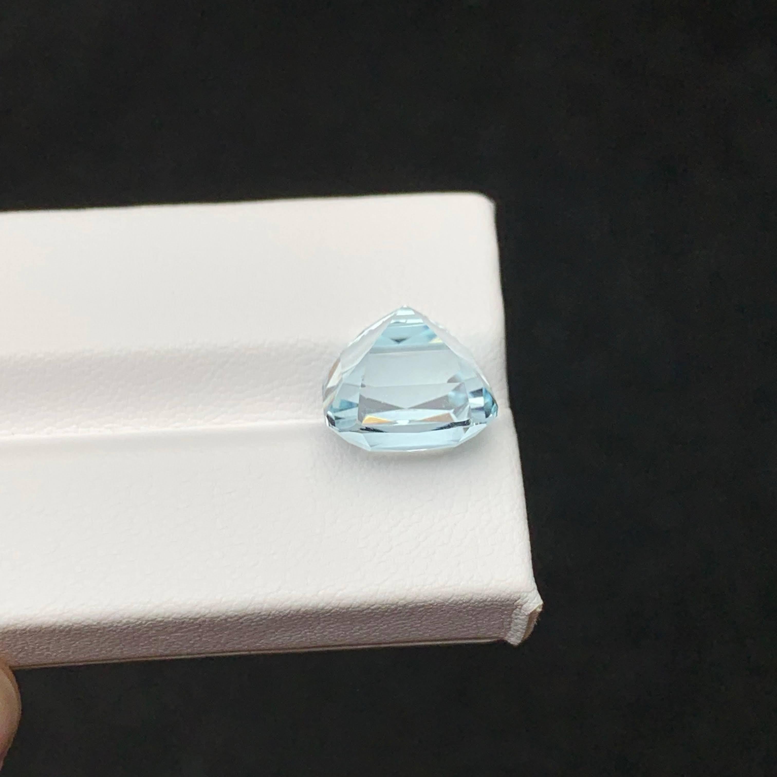 10.05 Carat Natural Loose Light Blue Aquamarine Cushion Cut Pakistani Gemstone (Aigue-marine bleu clair taillée en coussin) Unisexe en vente