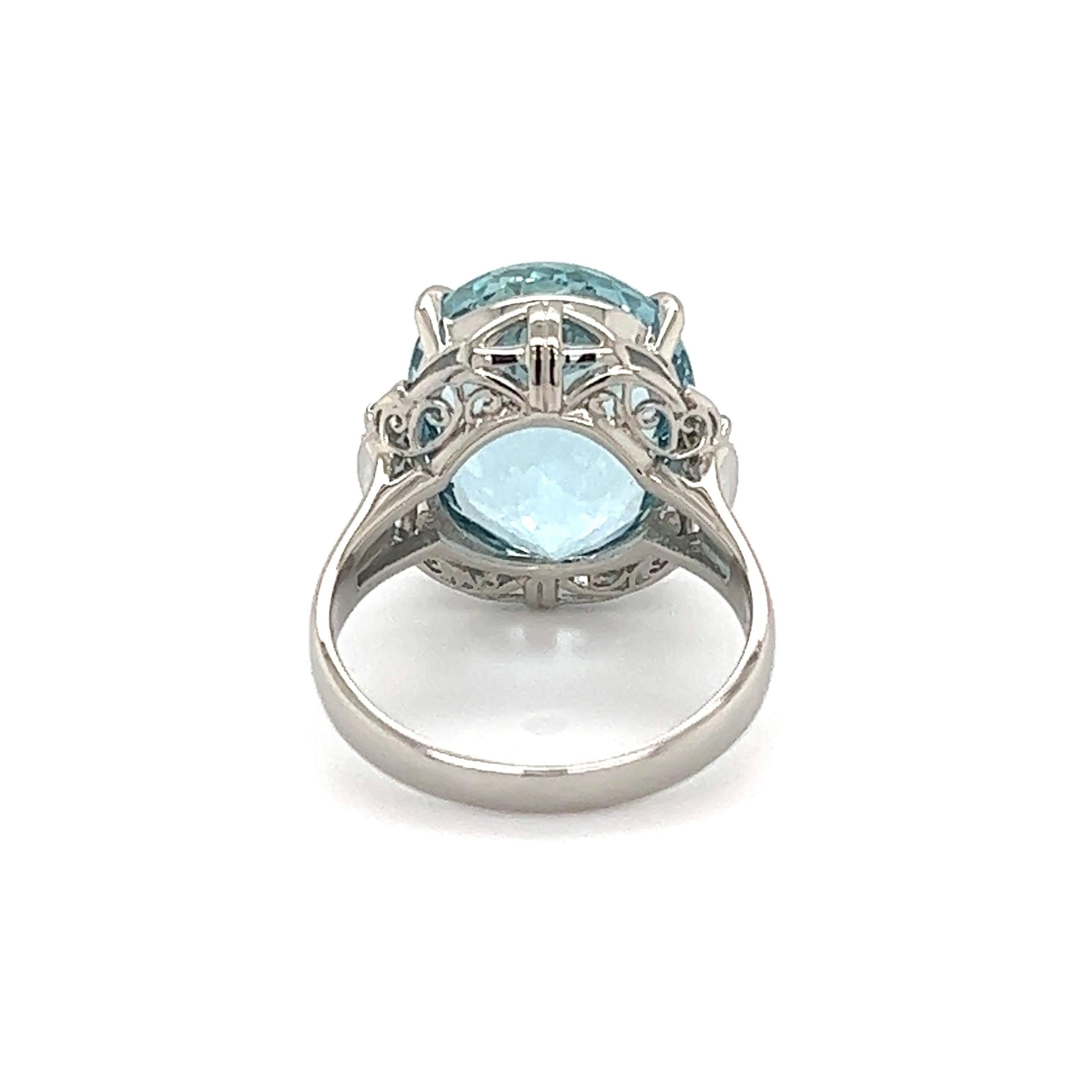 Women's 10.05 Carat Oval Aquamarine and Diamond Platinum Ring Estate Fine Jewelry For Sale