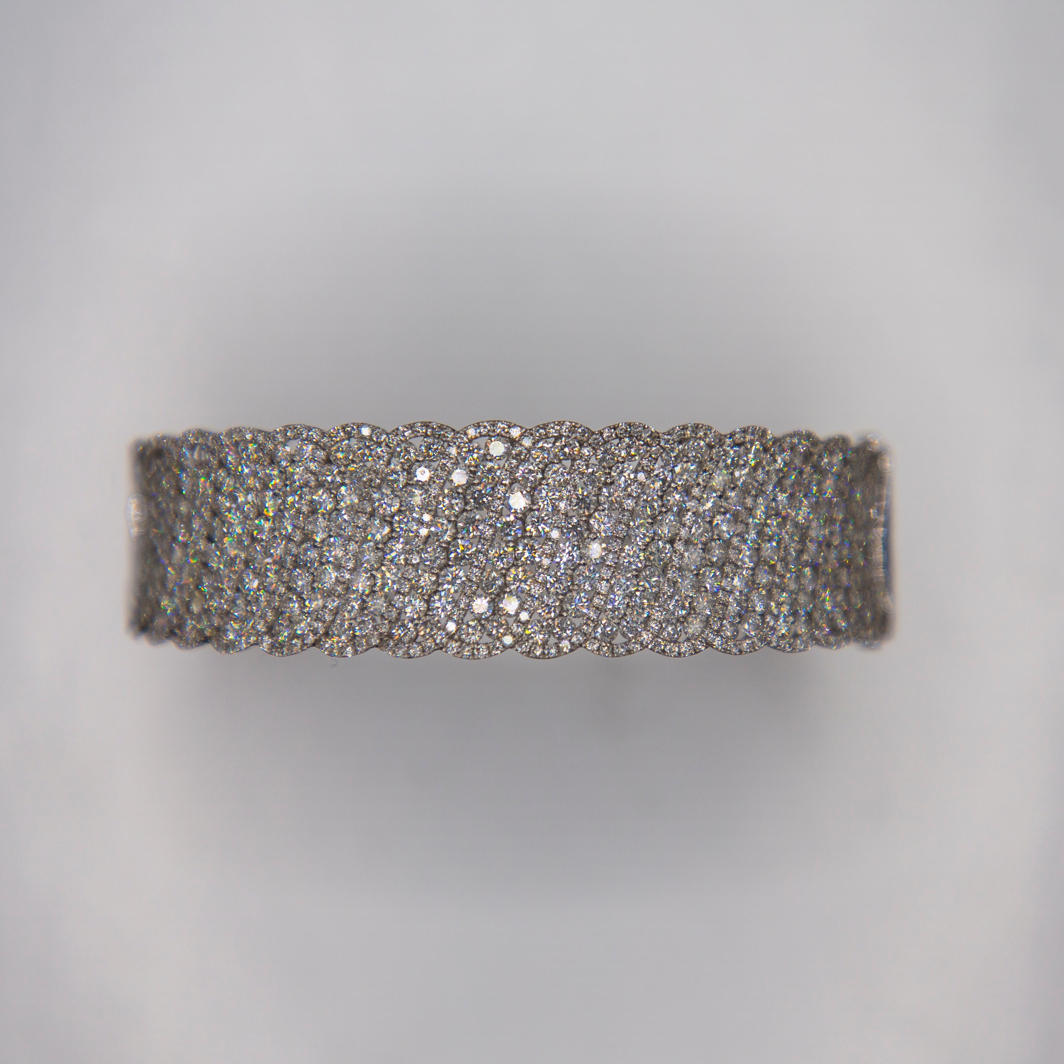 Women's 10.06 Carats fine diamond bangle bracelet/ 684 F VS1 diamonds  pave'- set 18k For Sale
