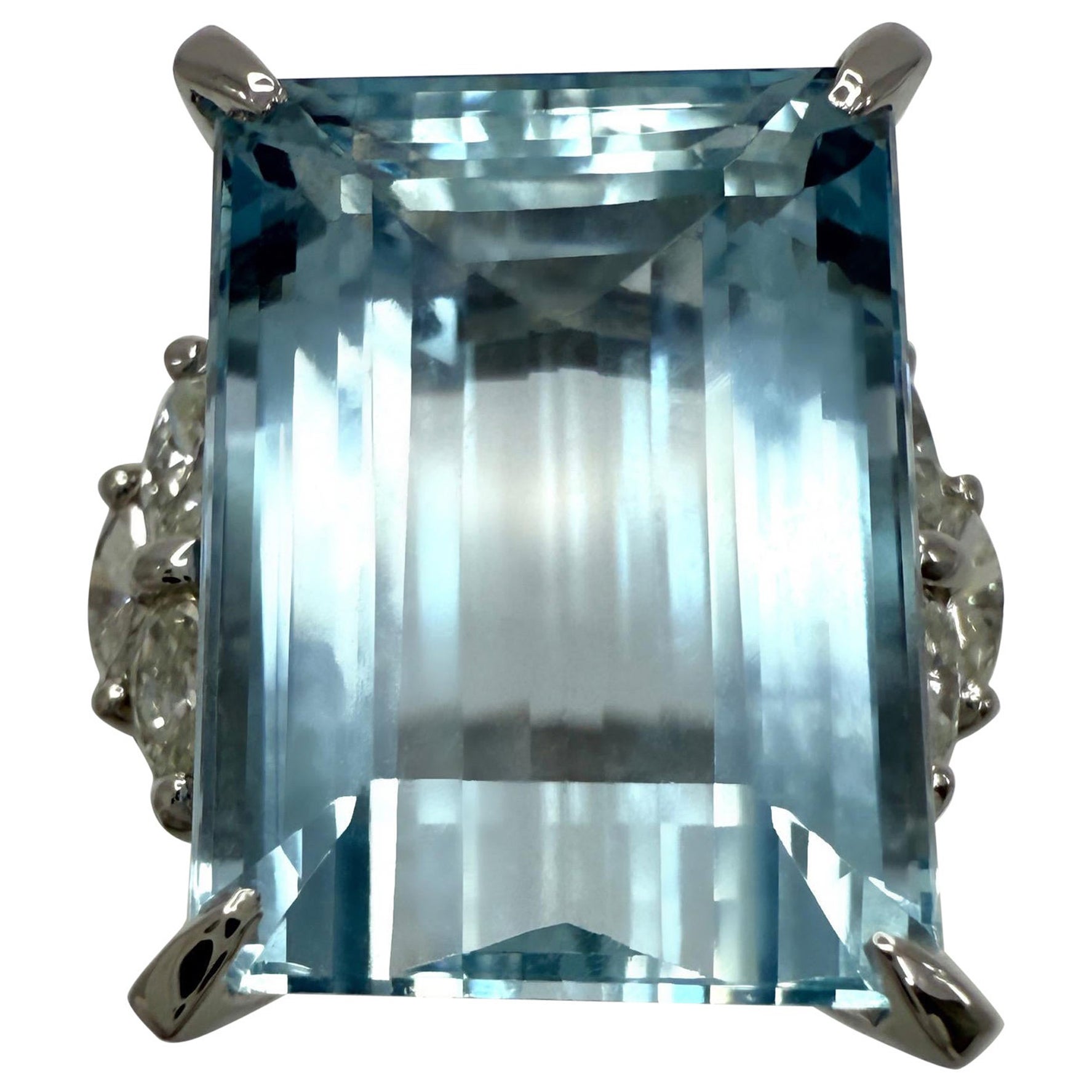 10,06ct Vivid Blue Emerald Cut Aquamarin und Diamant Platin Cocktail Ring