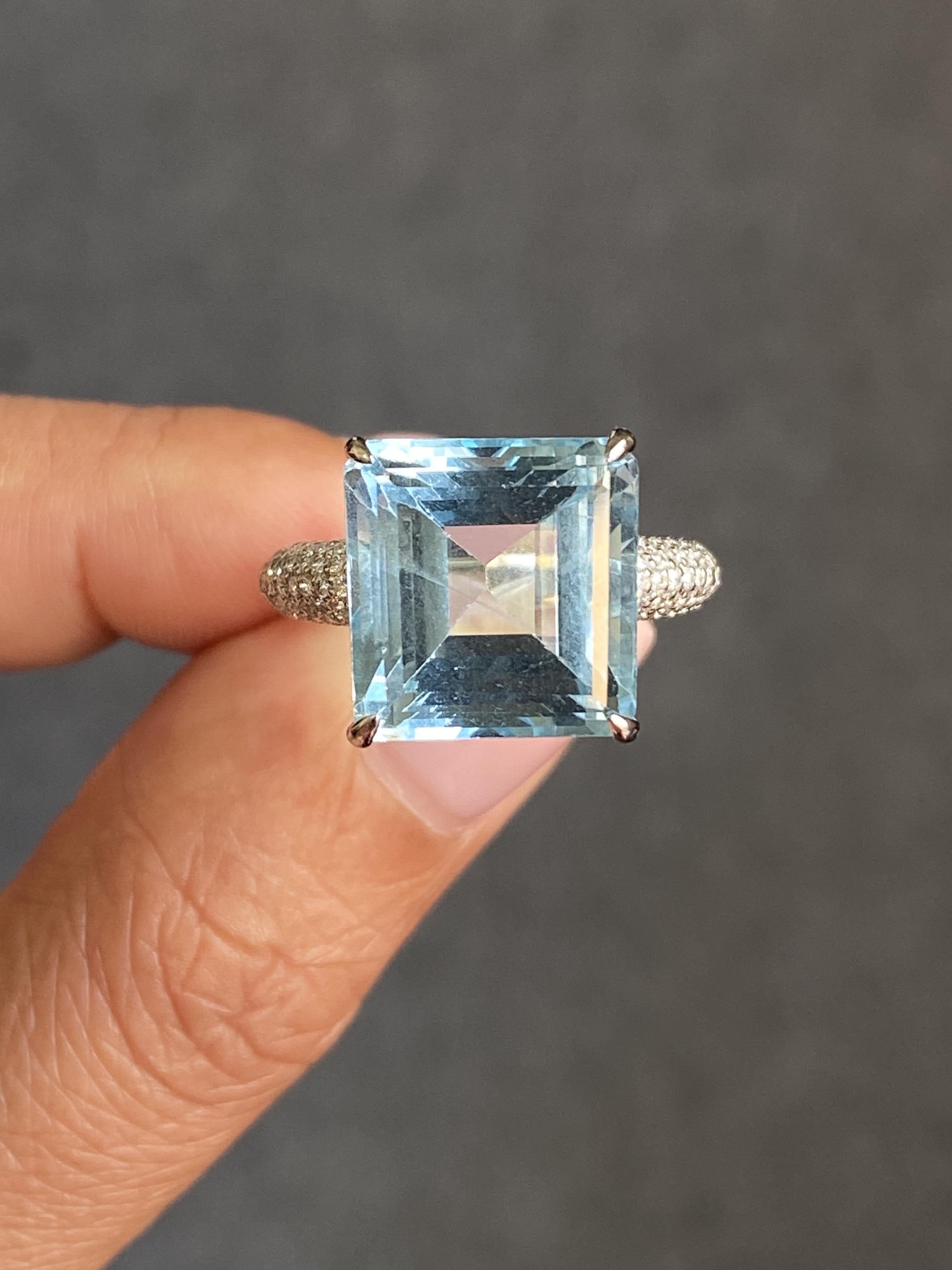 Femenino o masculino Anillo de Cóctel Solitario de Aguamarina y Diamante de 10,07 Quilates en venta