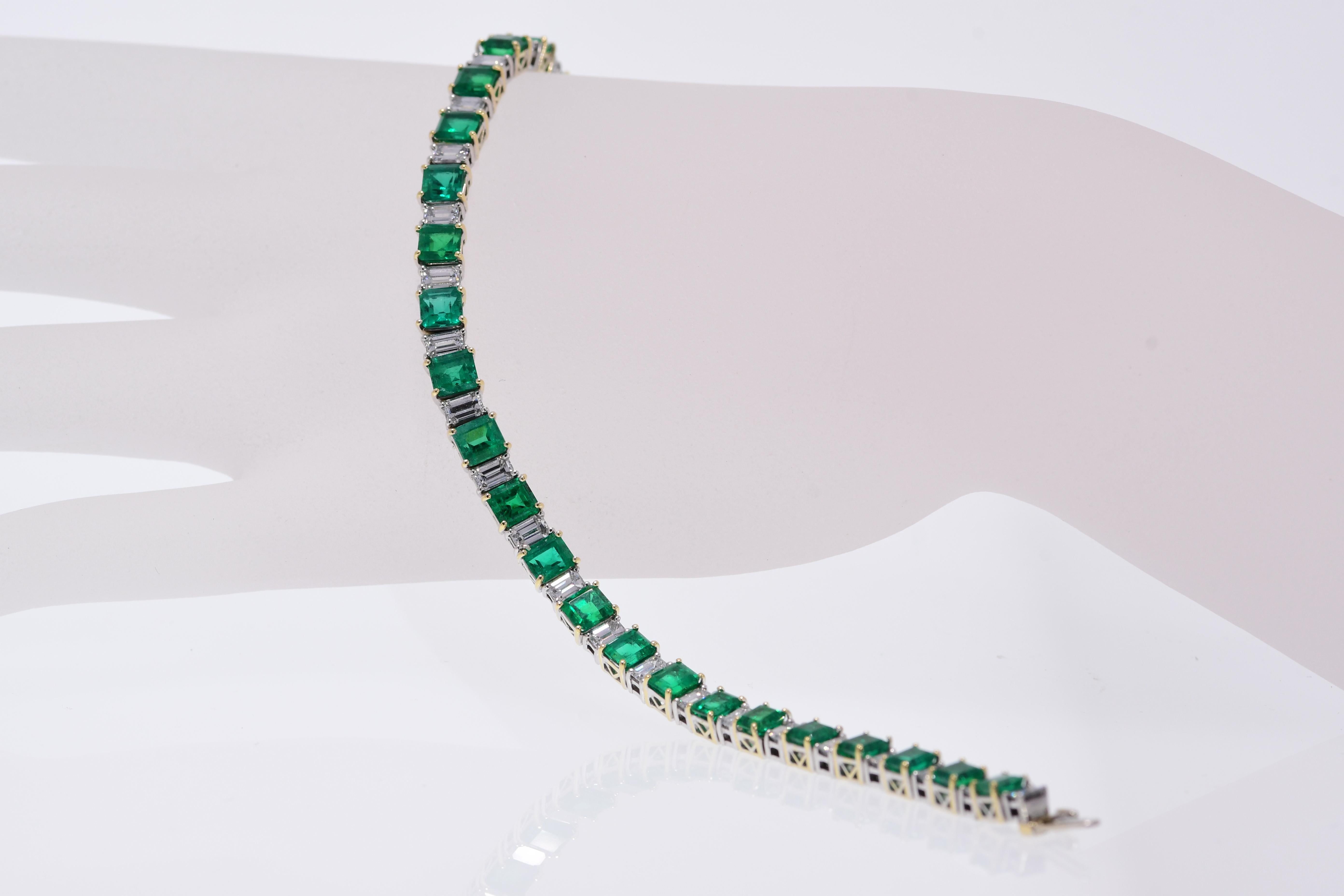 10.07 Carat Emerald & 4.47 Carat Diamond Platinum 18 Karat Yellow Gold Bracelet For Sale 1