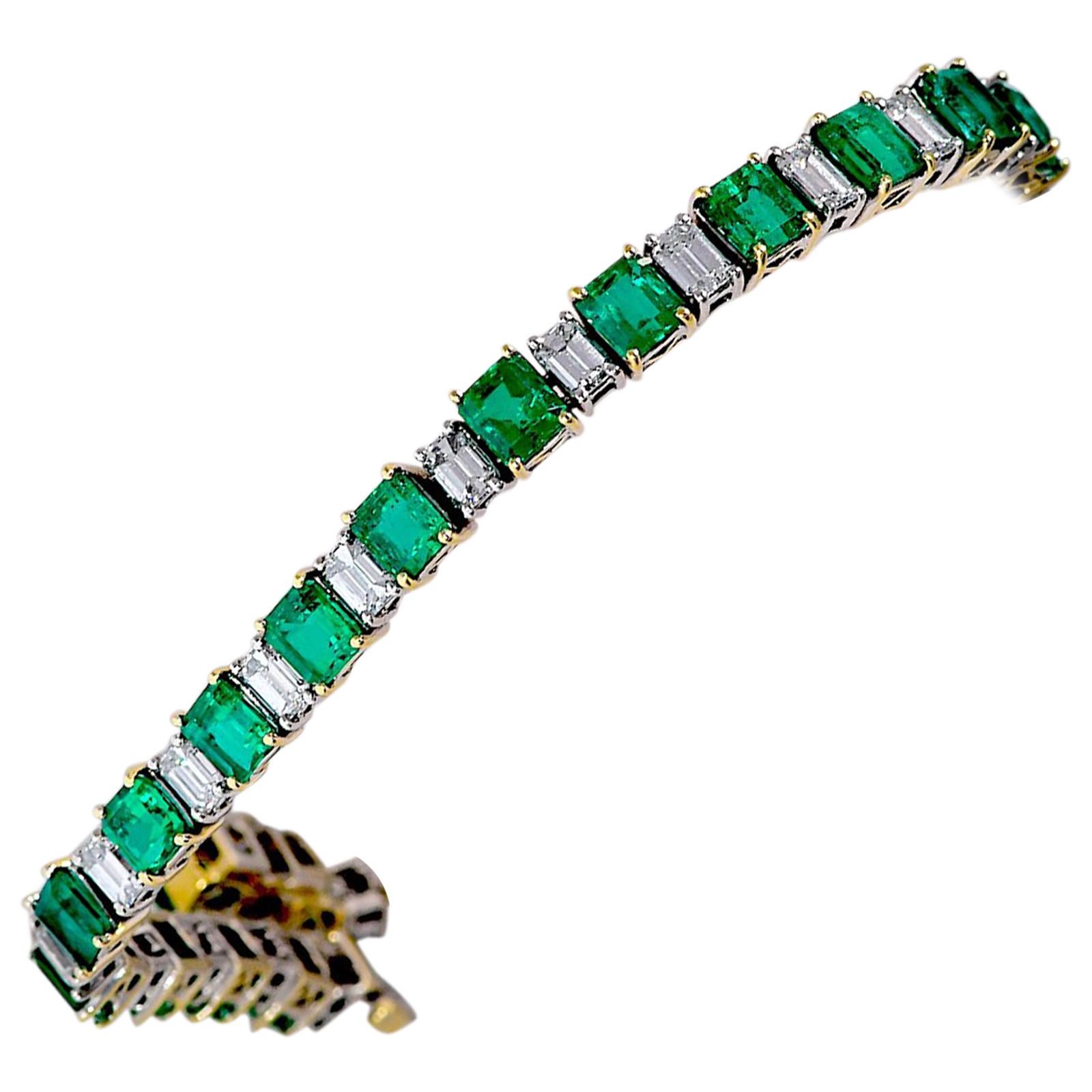 10.07 Carat Emerald & 4.47 Carat Diamond Platinum 18 Karat Yellow Gold Bracelet For Sale
