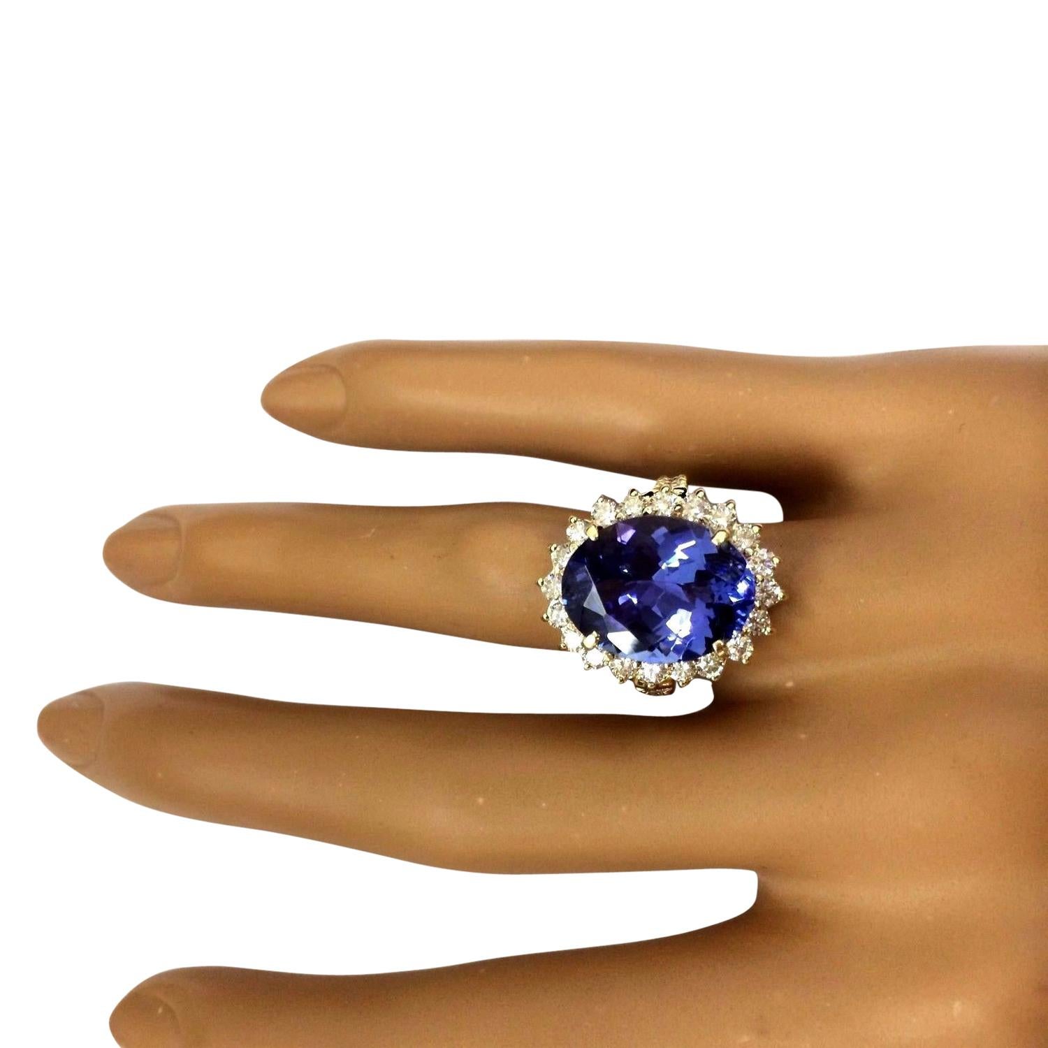 Exquisite Natural Tanzanite Diamond Ring In 14 Karat Solid Yellow Gold  In New Condition For Sale In Los Angeles, CA