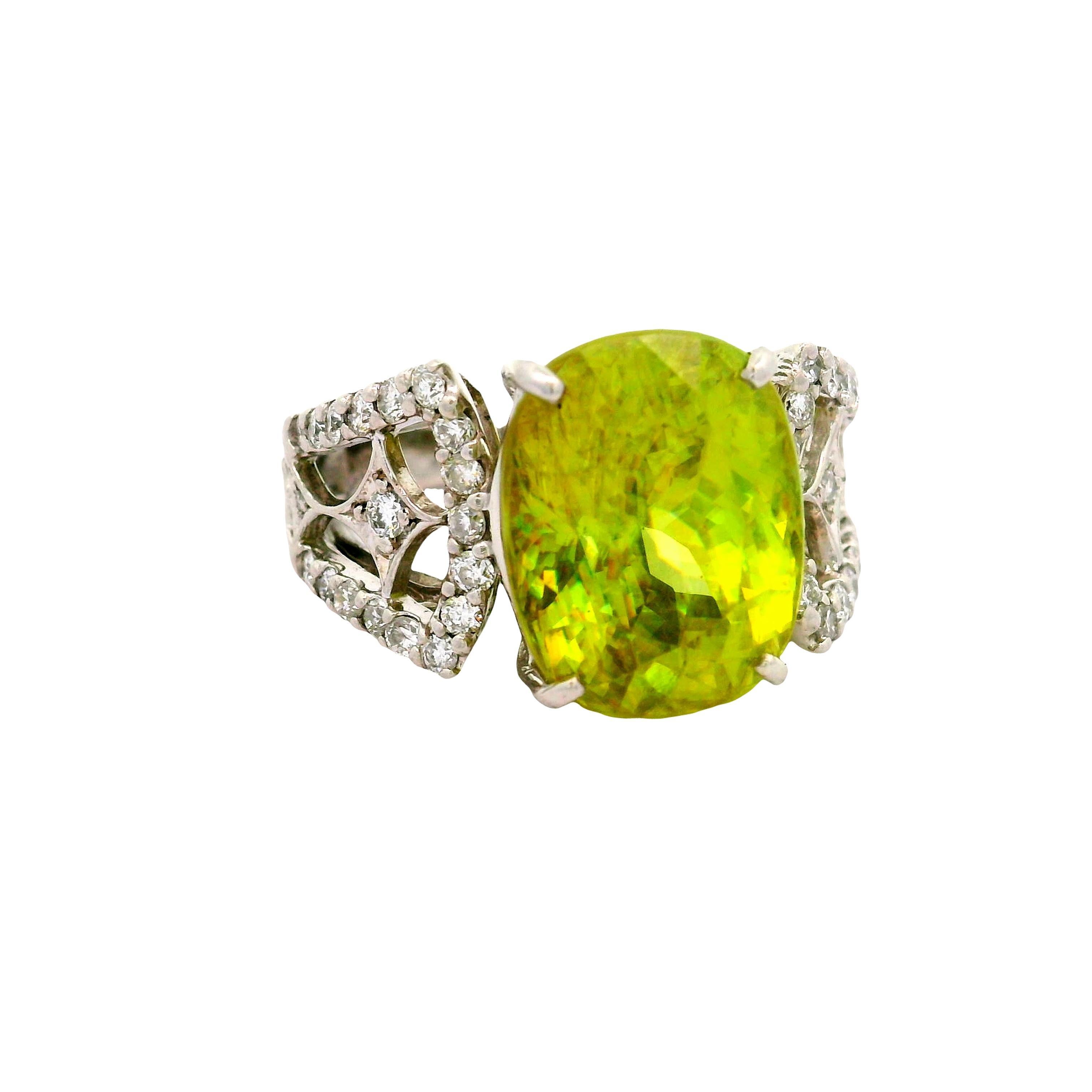 Anillo de Platino con Diamante Esfeno de 10,09 Quilates Contemporáneo en venta