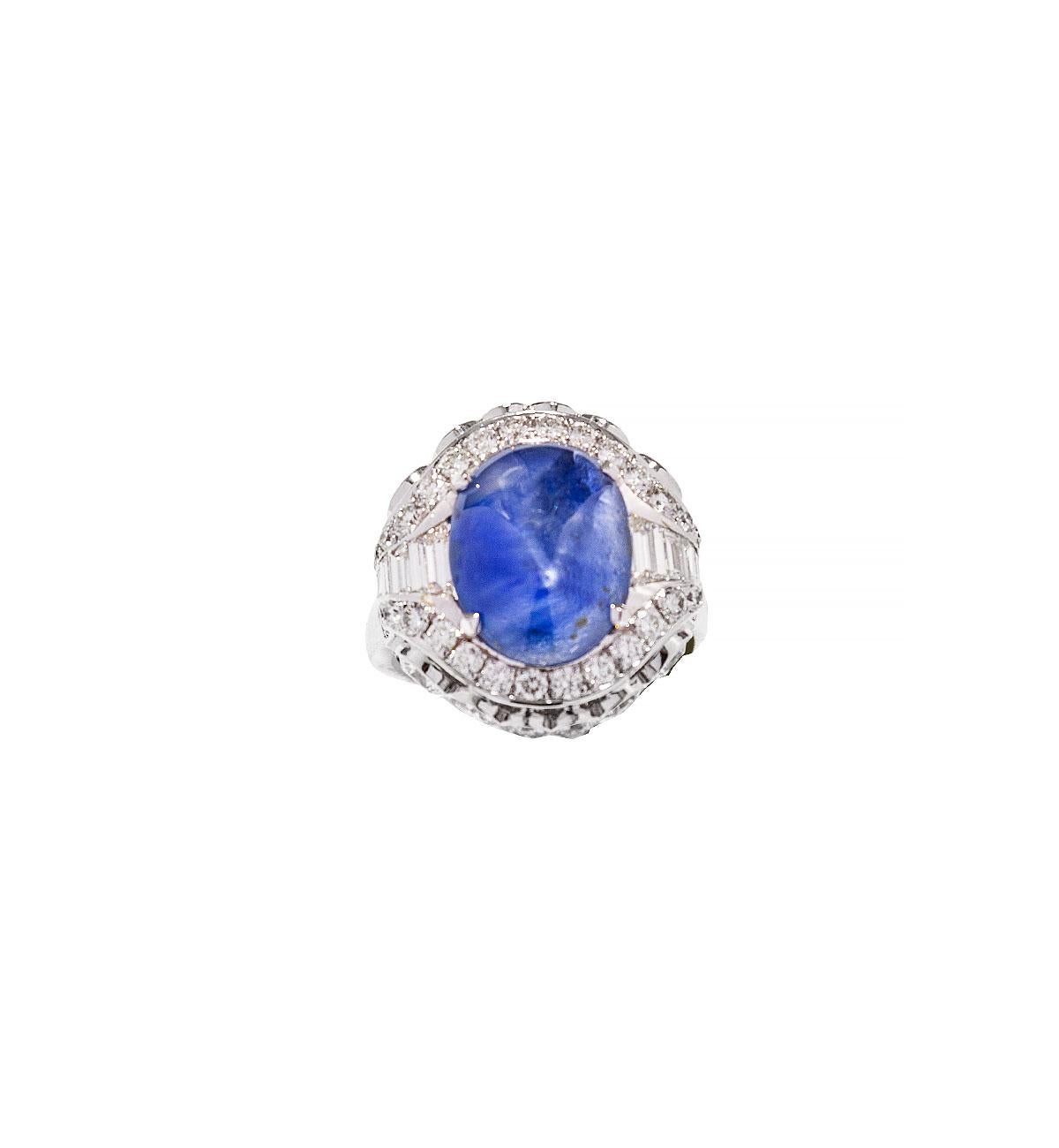 10.09 Ct's Unheat Ceylon Star Sapphire Cocktail Ring with Diamonds In New Condition For Sale In Istanbul, TR