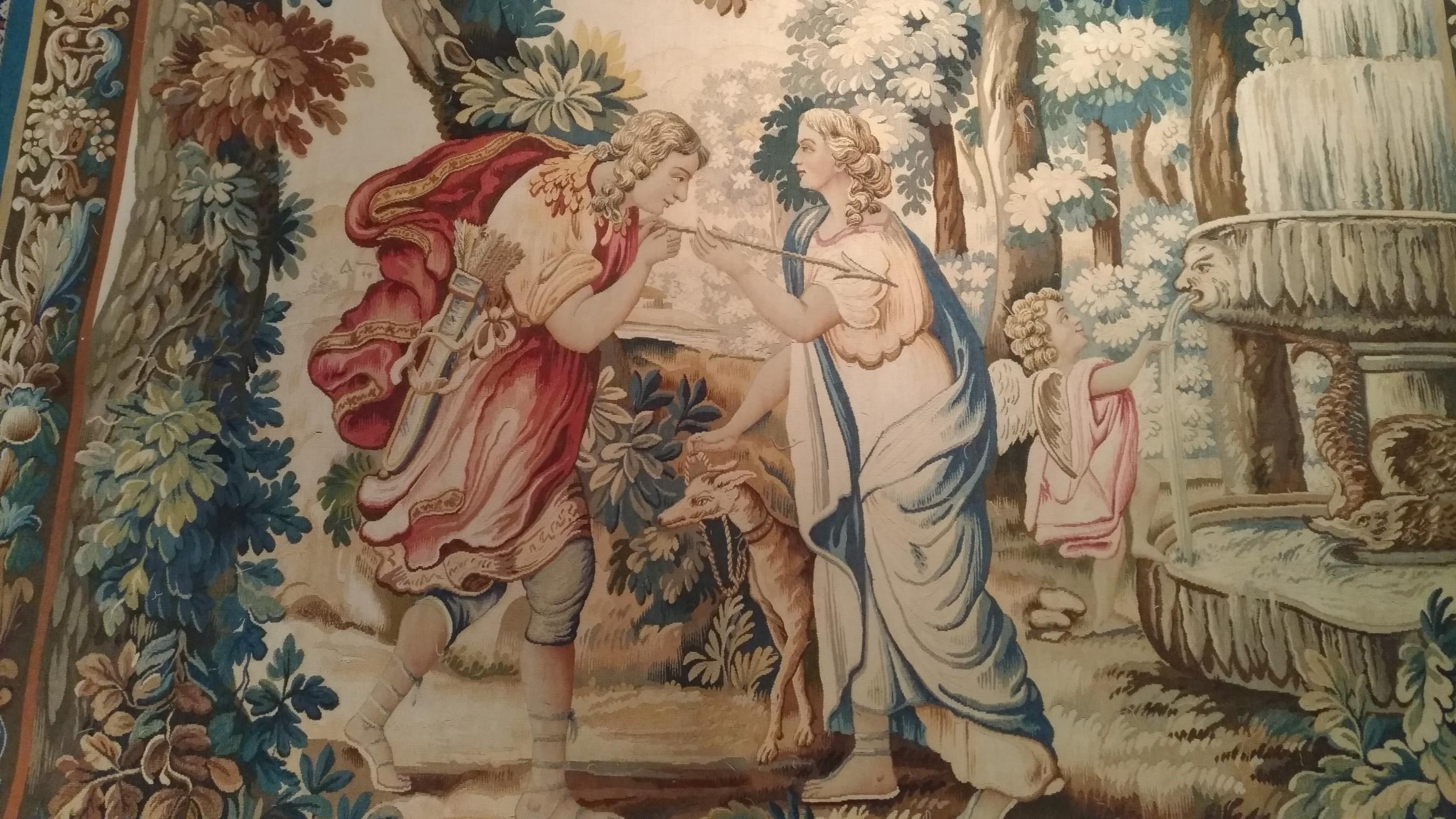 1009 - Luxurious 19th century Aubusson tapestry with a beautiful romantic design representing the exterior of the village with characters and beautiful colors, extremely finely hand-woven with silk. (In the quiver of Cupid, angel of Love since Roman