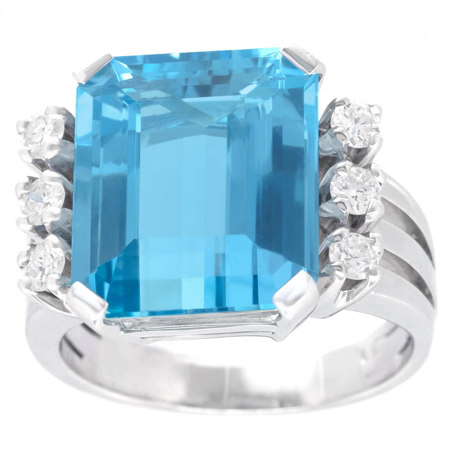Emerald Cut 10.0ct Aquamarine and Diamond Ring For Sale