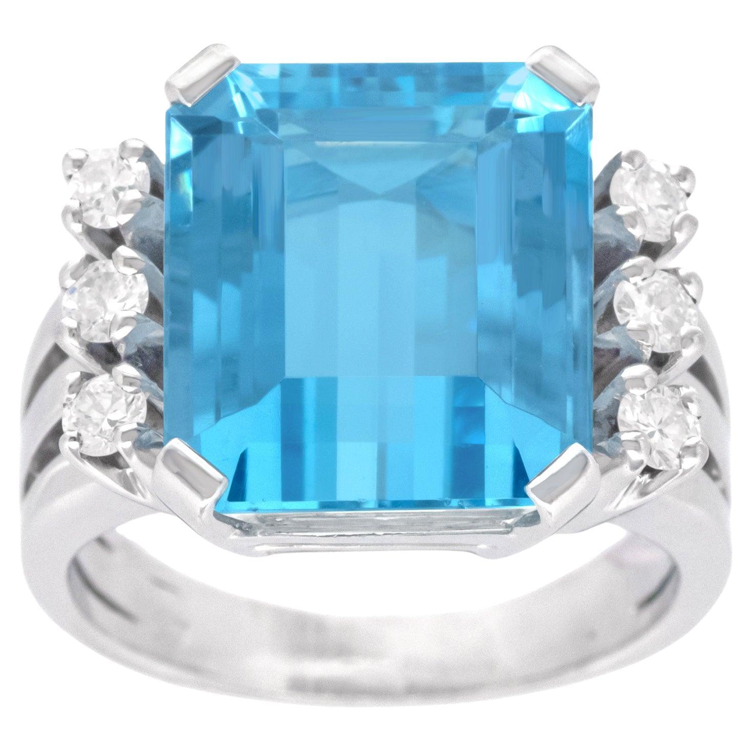 10.0ct Aquamarine and Diamond Ring For Sale