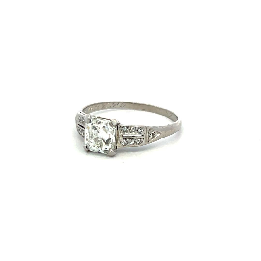Anillo de compromiso de platino con diamantes talla Asscher de 1,00 ct con GIA (F VS2) en venta 1