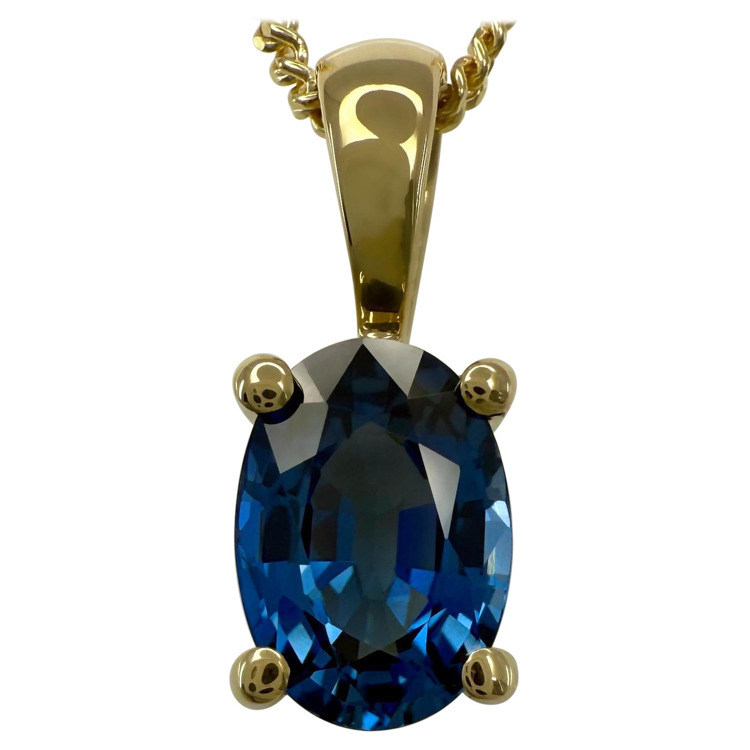 1.00ct Cornflower Blue Ceylon Sapphire 18k Yellow Gold Oval Solitaire Pendentif
