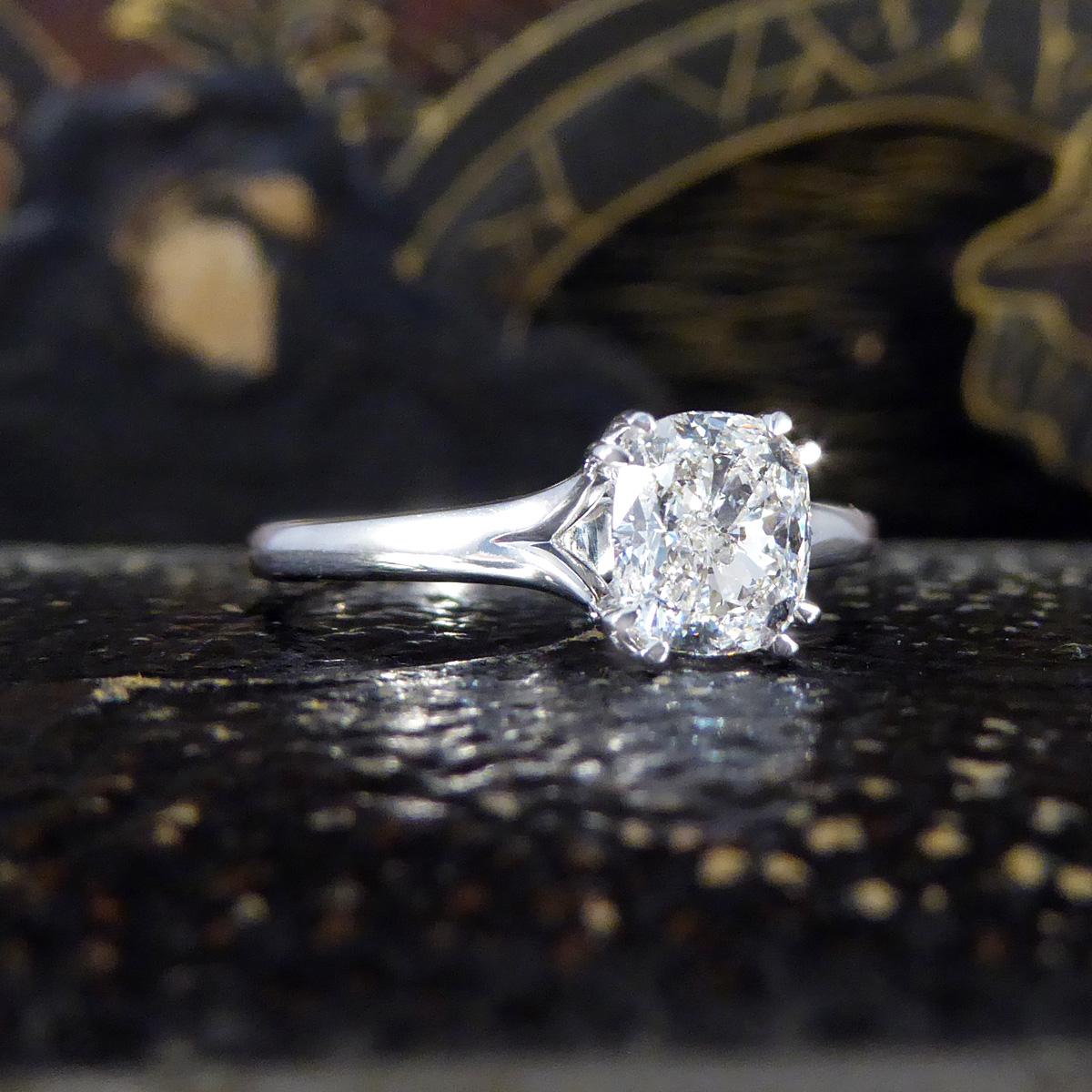1,00ct Kissen modifiziert Brillantschliff Diamant Solitär Verlobungsring in 18ct 4