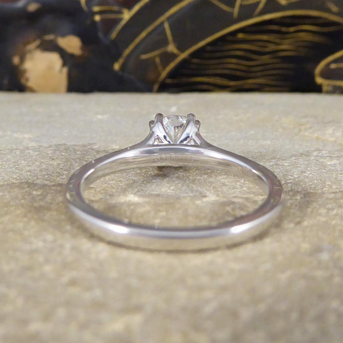 1,00ct Kissen modifiziert Brillantschliff Diamant Solitär Verlobungsring in 18ct (Kissenschliff)