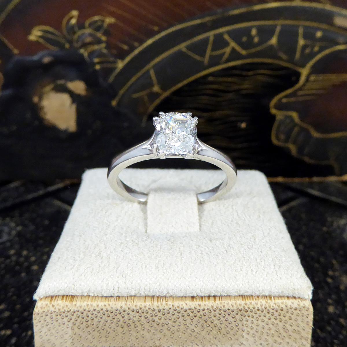 1,00ct Kissen modifiziert Brillantschliff Diamant Solitär Verlobungsring in 18ct 3