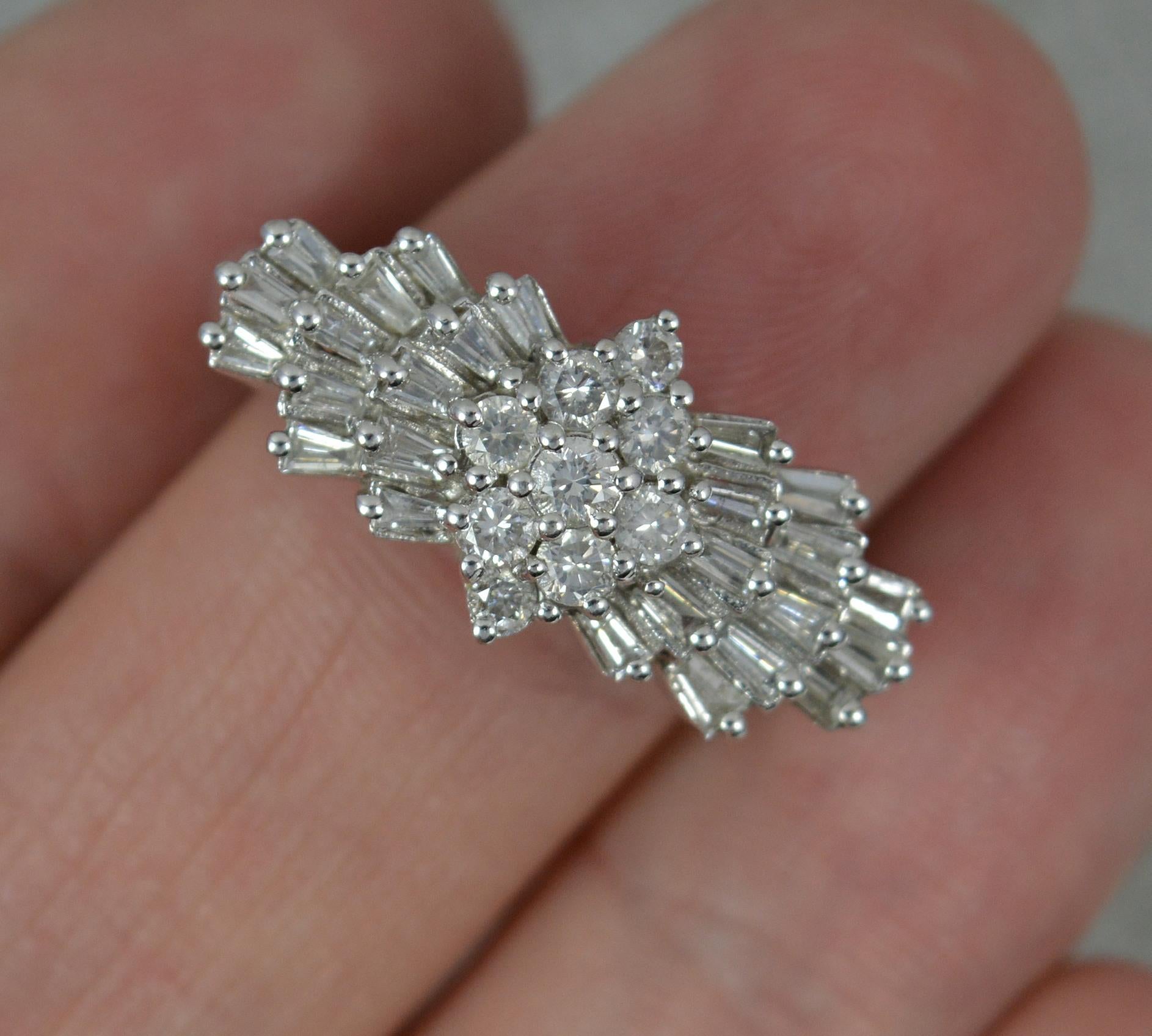1,00 Karat Diamant 14 Karat Weißgold Cluster Ring Damen im Angebot