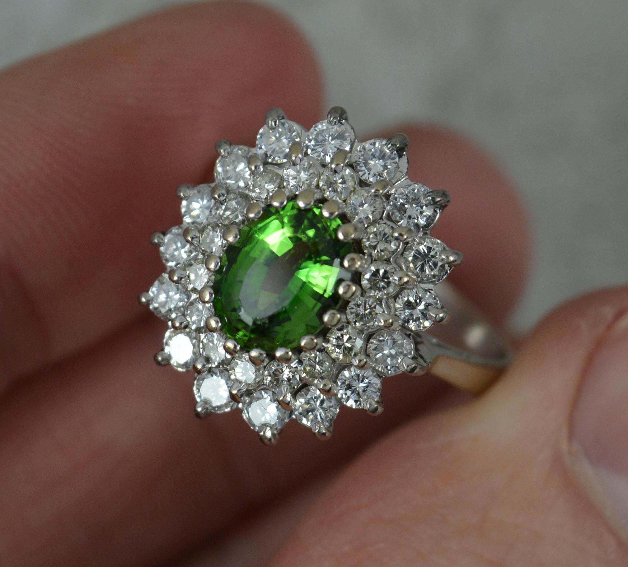 1.00ct Diamond and Green Tourmaline 18ct Gold Cluster Ring For Sale 1