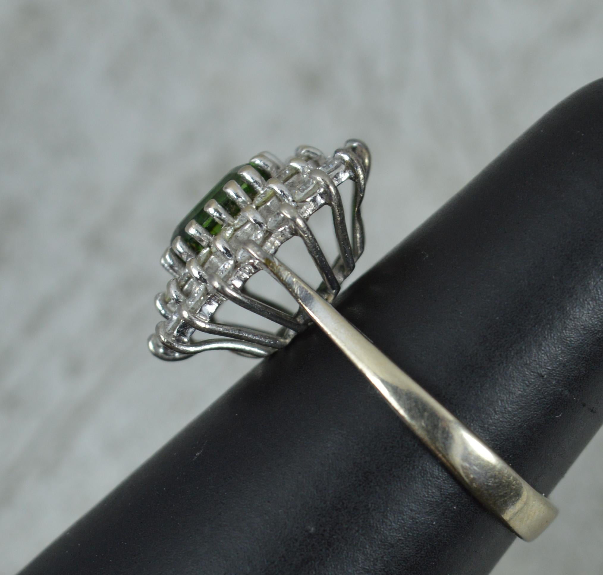 1.00ct Diamond and Green Tourmaline 18ct Gold Cluster Ring For Sale 3