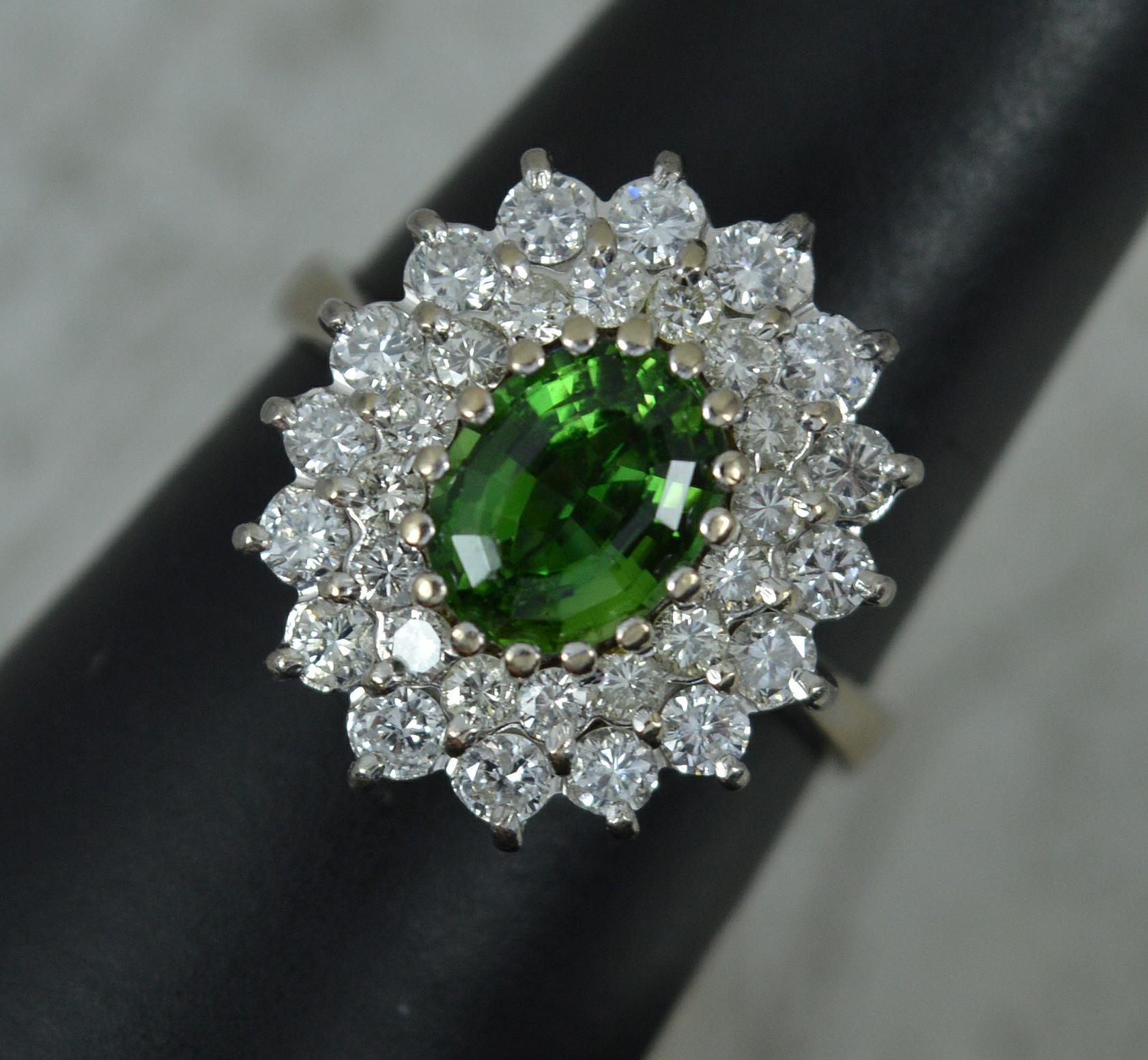1.00ct Diamond and Green Tourmaline 18ct Gold Cluster Ring For Sale 4