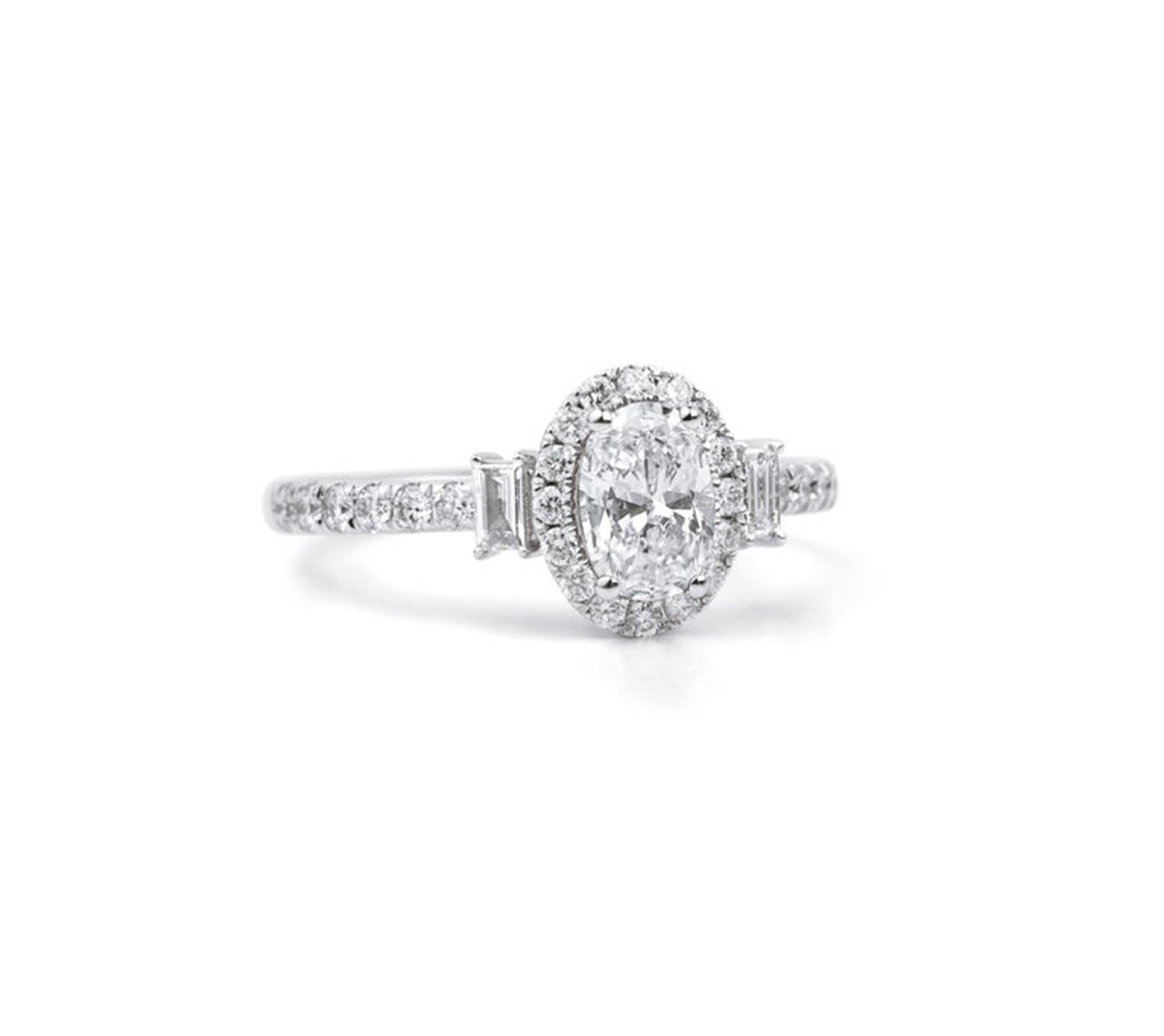 Informe GIA Certificado 1 Quilate G VS Corte Ovalado Anillo de Compromiso de Diamantes Blanco 18k en venta 2