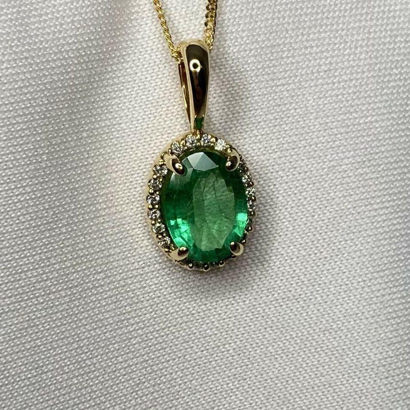 Women's 1.00ct Green Emerald & Diamond 18K Yellow Gold Oval Cut Halo Pendant Necklace