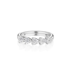 1.00ct Heart Shape Diamond Band in 18KT Gold