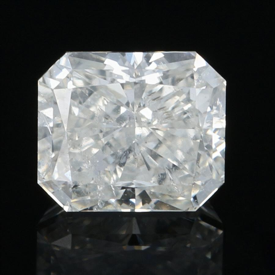 Shape/Cut: Radiant  
Clarity: I1
Color: J 
Dimensions (mm): 5.86 x 5.01 x 3.66 
Weight: 1.00ct 

GIA Report Number: 5202161386 

Condition: New with Tags  

Please check out the enlarged pictures.

Thank you for taking the time to read our