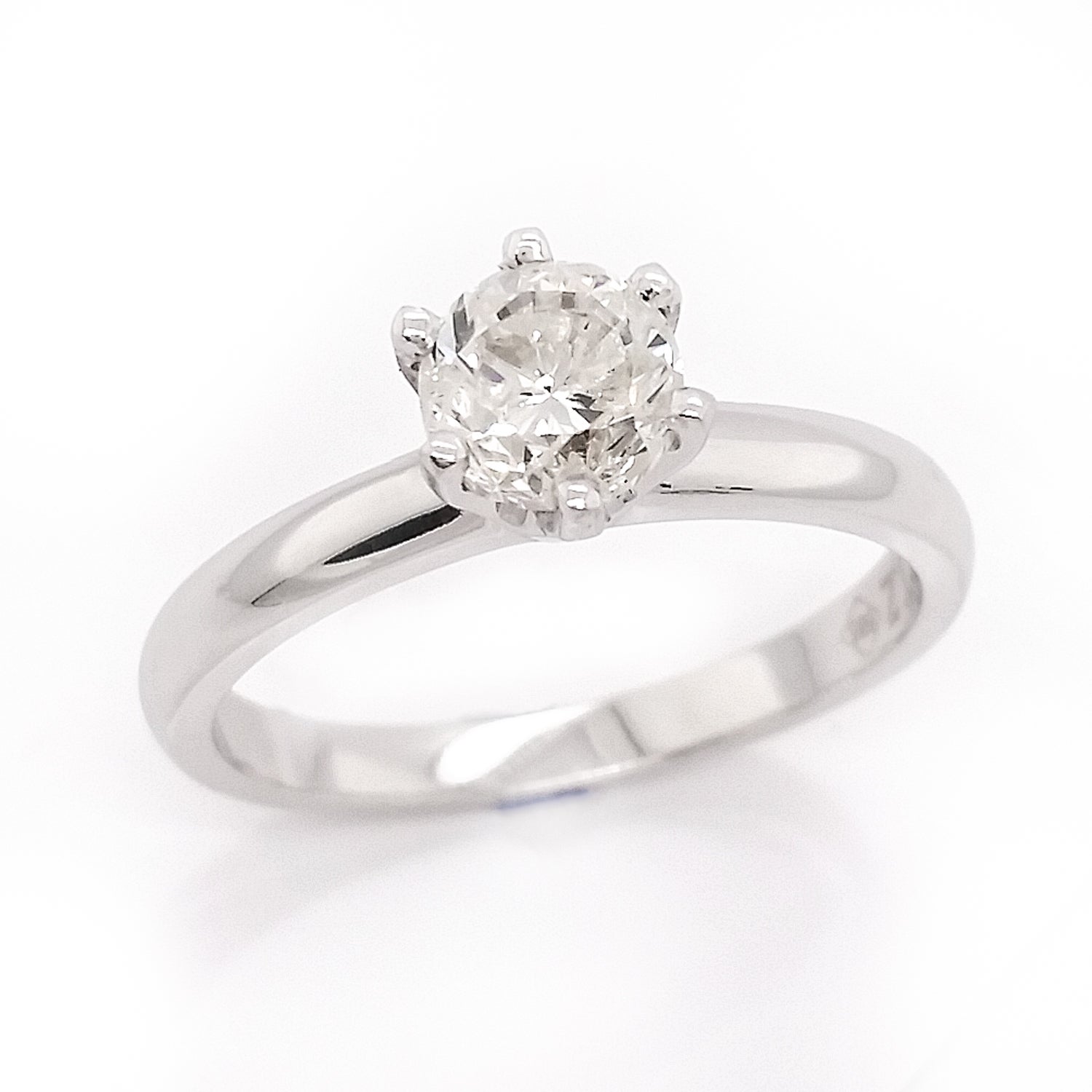 Romb Shape Ring with Diamonds, 1.00ct For Sale at 1stDibs