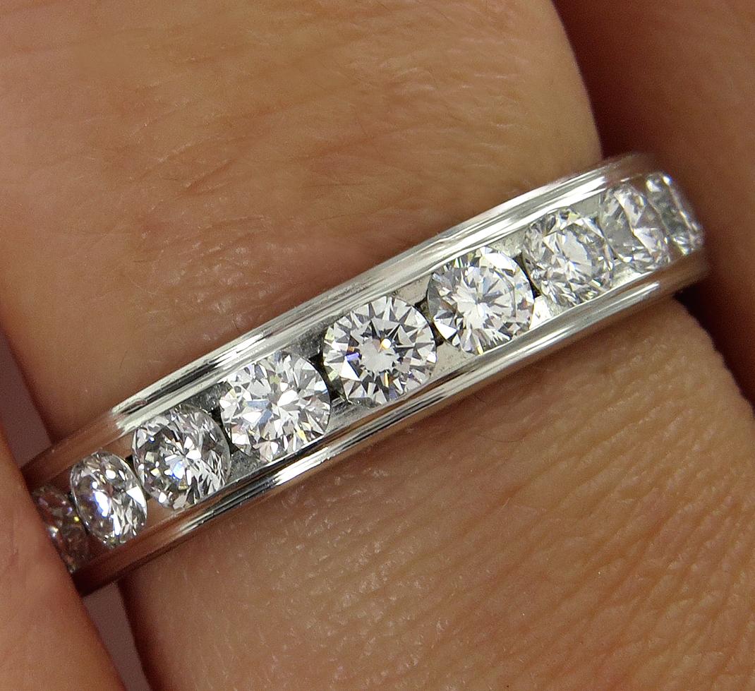 1.00CT Platinum Round Diamond Wedding Anniversary Band Ring For Sale 7