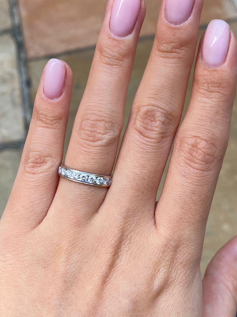 1.00CT Platinum Round Diamond Wedding Anniversary Band Ring For Sale at