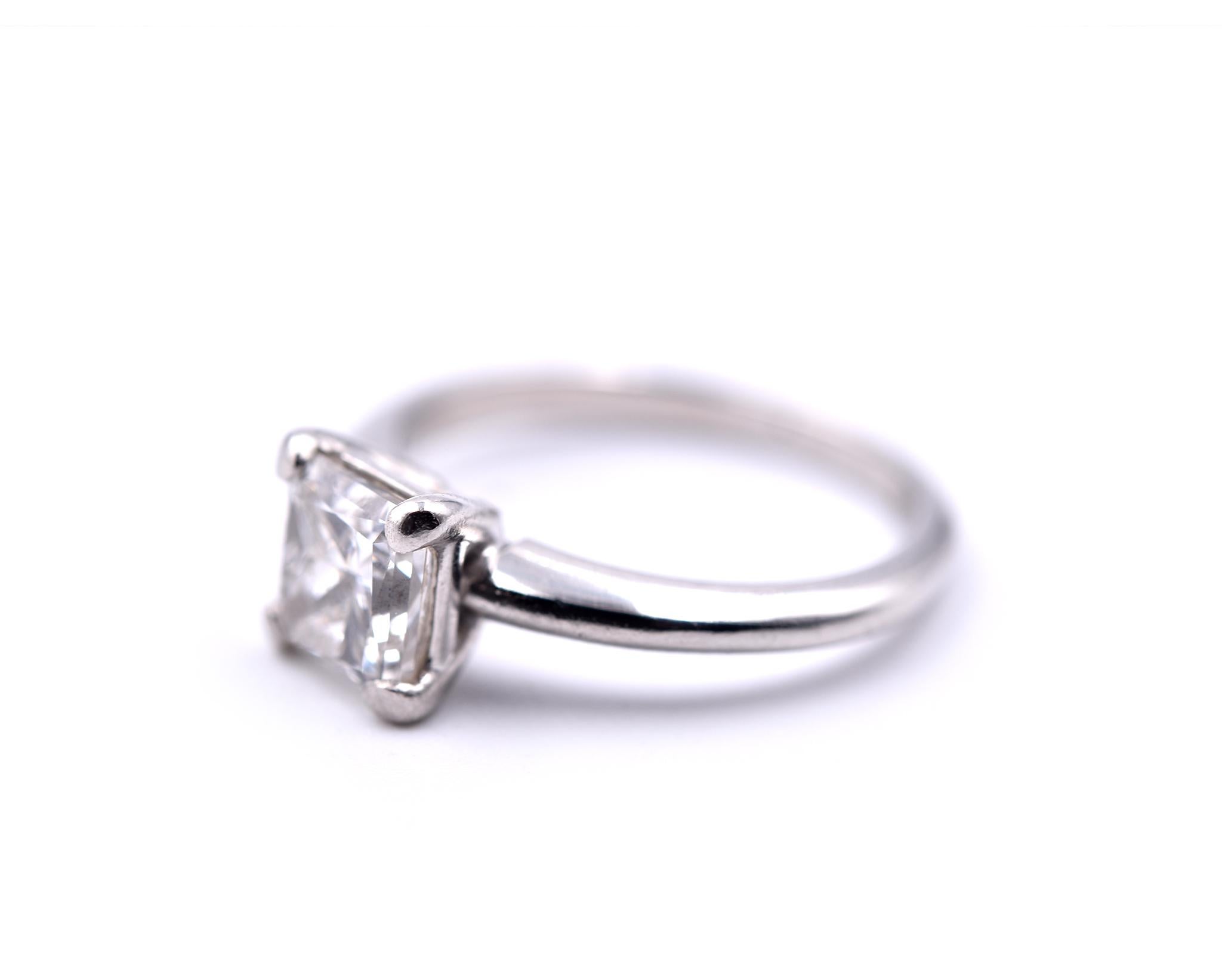 1.00 Carat Princess Cut Platinum Diamond Engagement Ring In Excellent Condition For Sale In Scottsdale, AZ