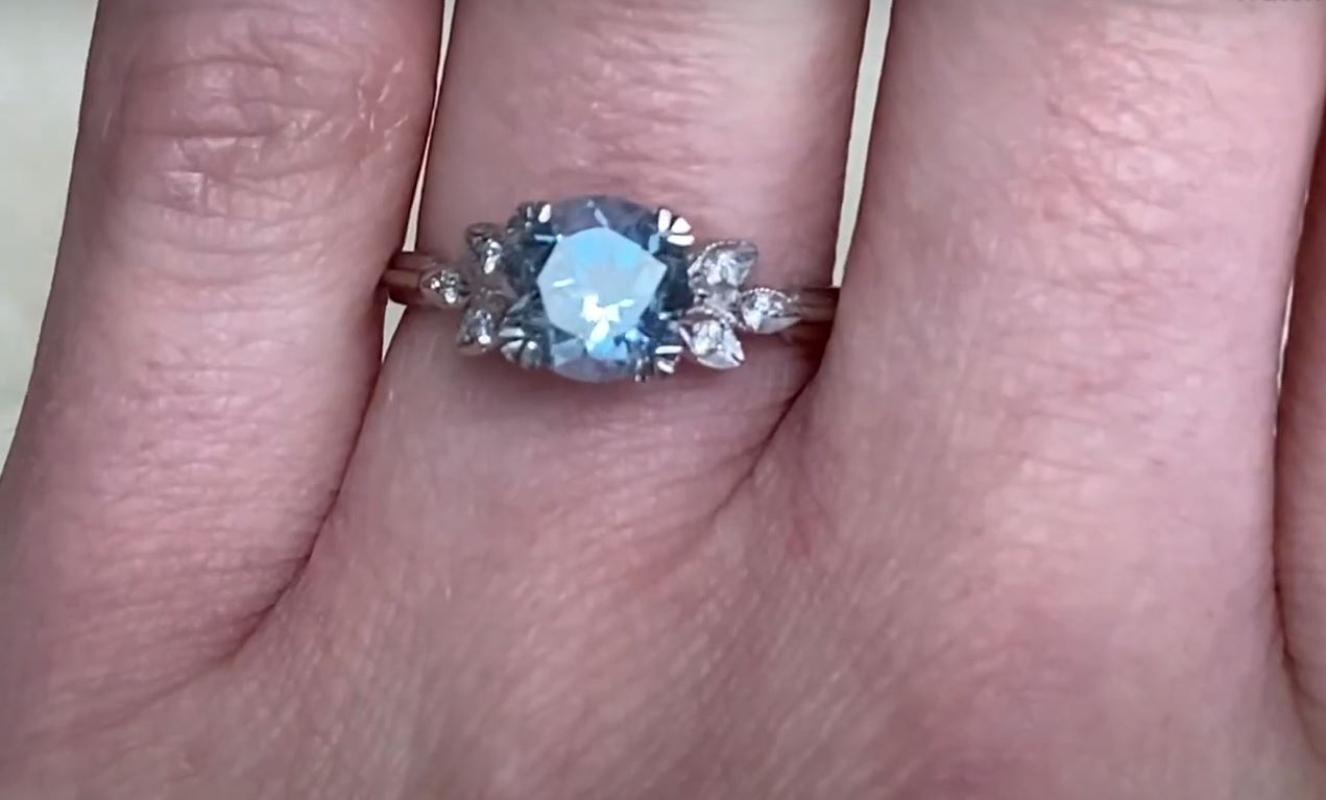 0.88ct Round Cut Aquamarine Engagement Ring, Platinum  In Excellent Condition For Sale In New York, NY