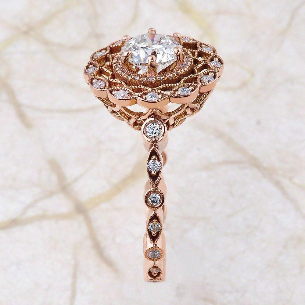 1.00 Carat Round Cut Moissanite Antique Ring in 14 Karat Rose Gold In New Condition For Sale In Los Angeles, CA