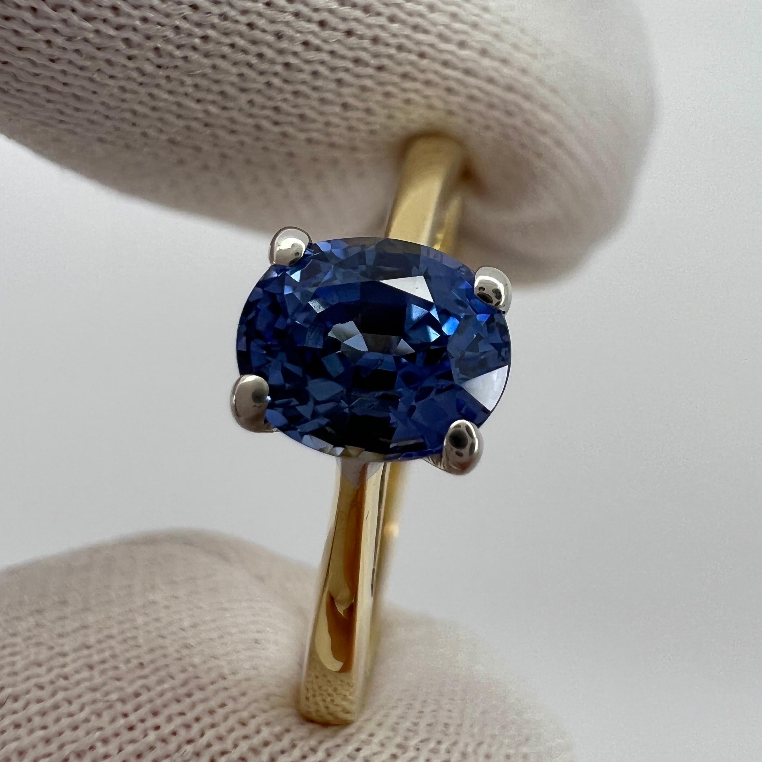 1.00ct Vivid Cornfower Blue Ceylon Sapphire Oval Cut 18k Gold Solitaire Ring For Sale 7