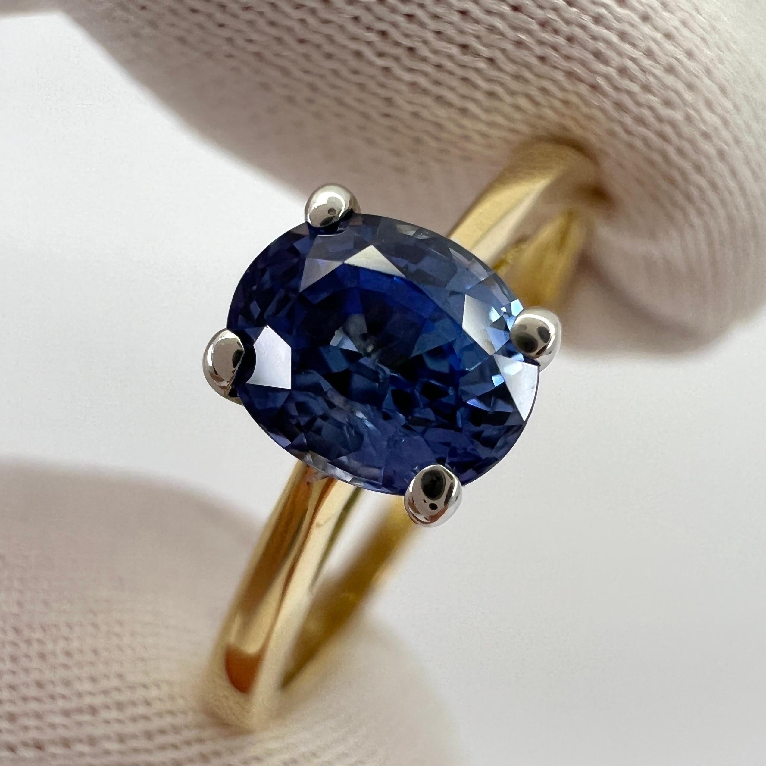 1.00ct Vivid Cornfower Blue Ceylon Sapphire Oval Cut 18k Gold Solitaire Ring For Sale 8