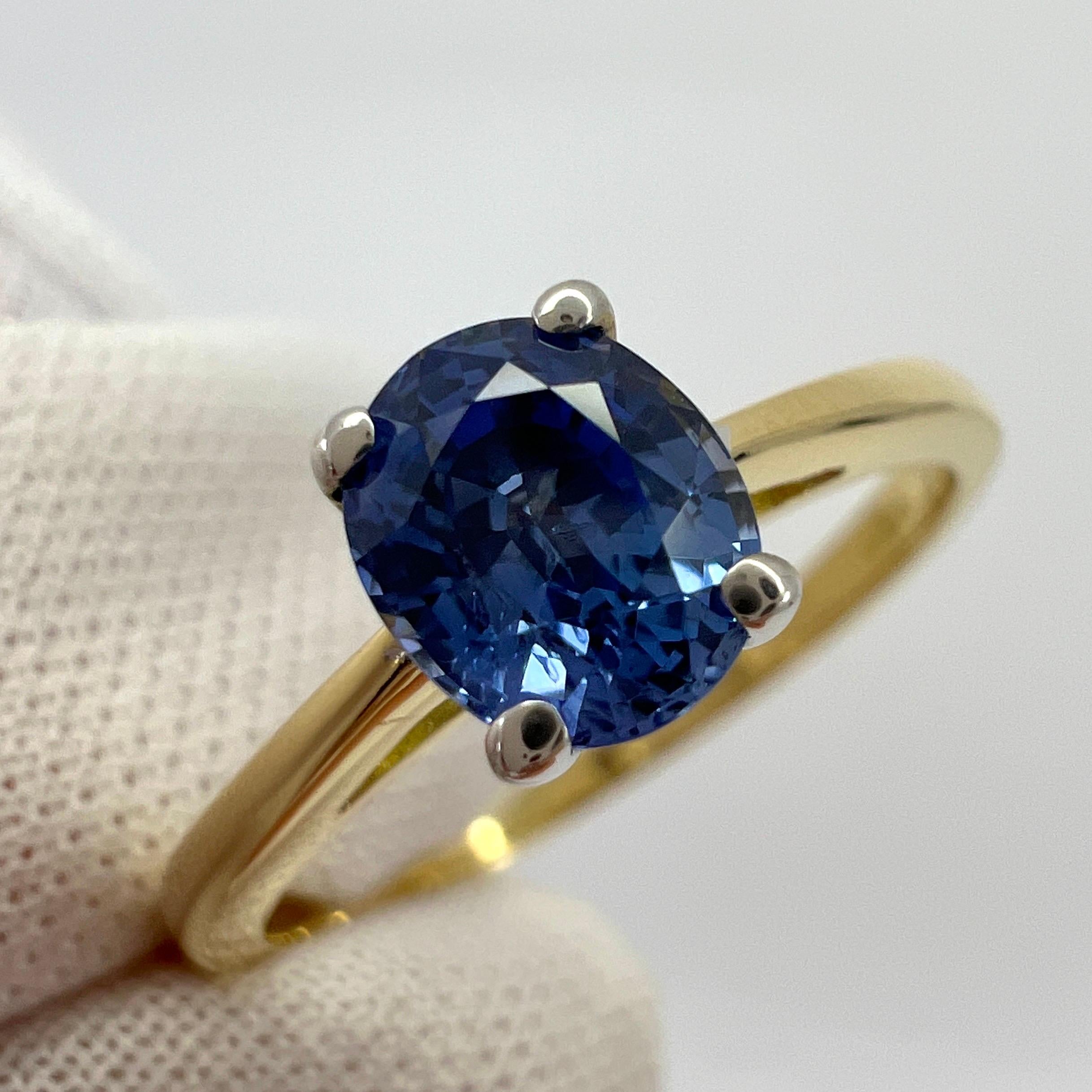 Women's 1.00ct Vivid Cornfower Blue Ceylon Sapphire Oval Cut 18k Gold Solitaire Ring For Sale