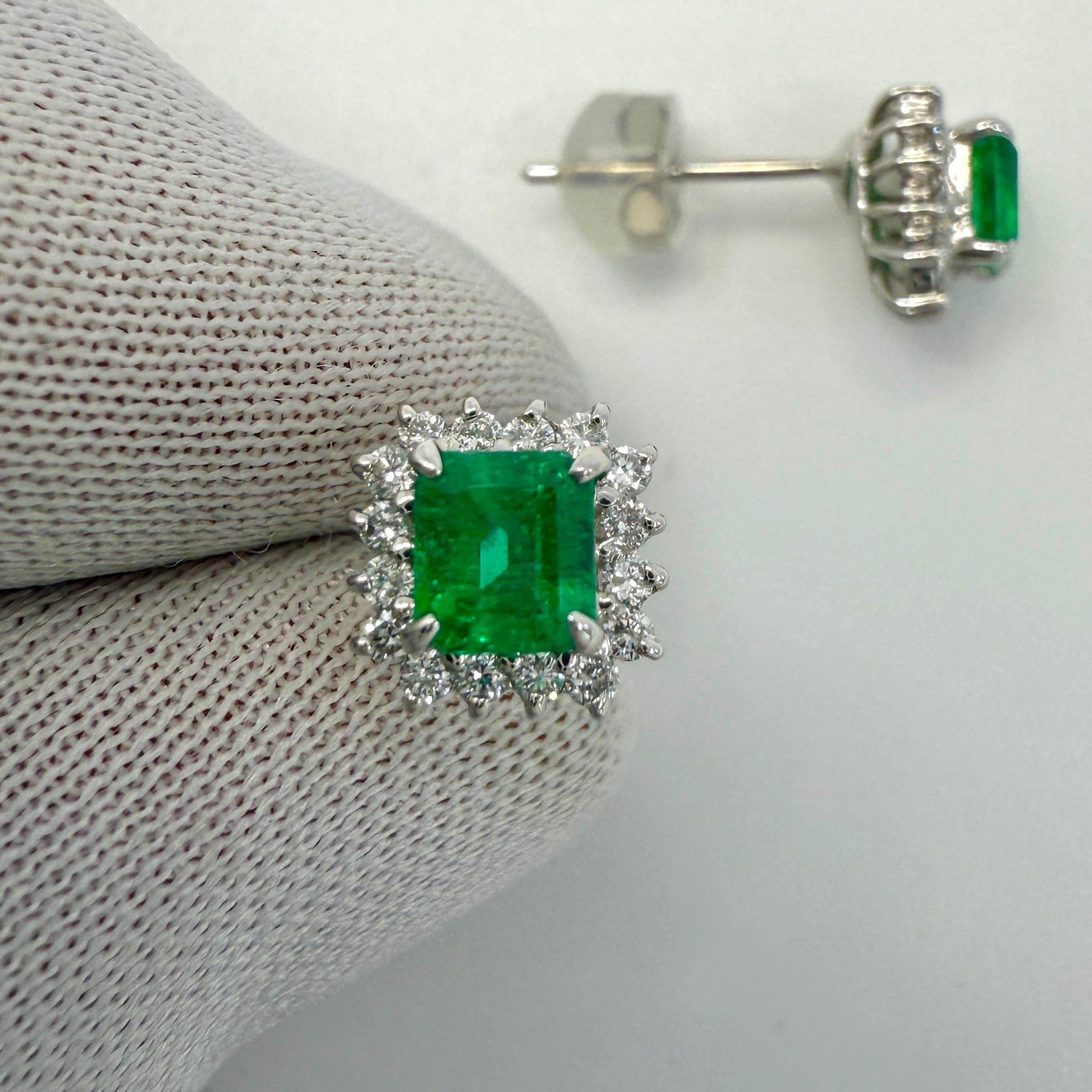 Orecchini a lobo in platino con smeraldo colombiano verde vivo e diamante da 1,00 ct. In condizioni ottime in vendita a Birmingham, GB