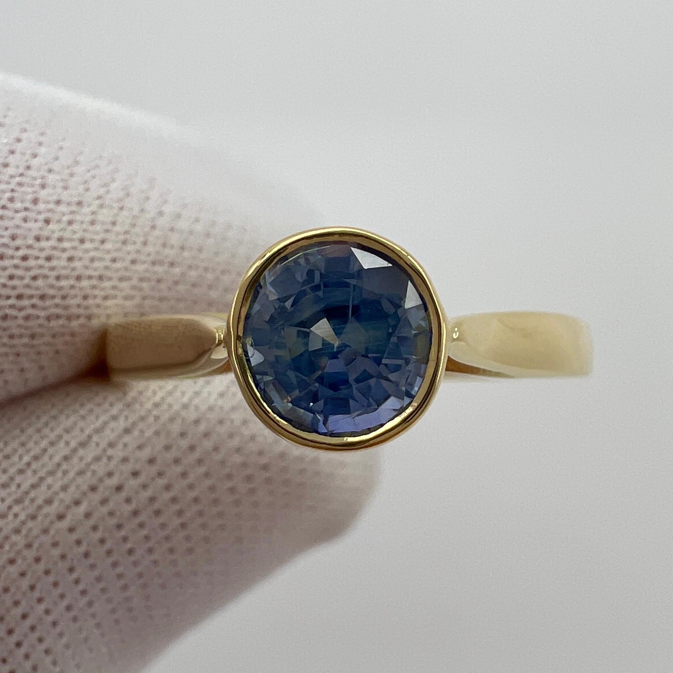 1.00ct Vivid Light Blue Ceylon Sapphire Round 18k Yellow Gold Solitaire Ring For Sale 2