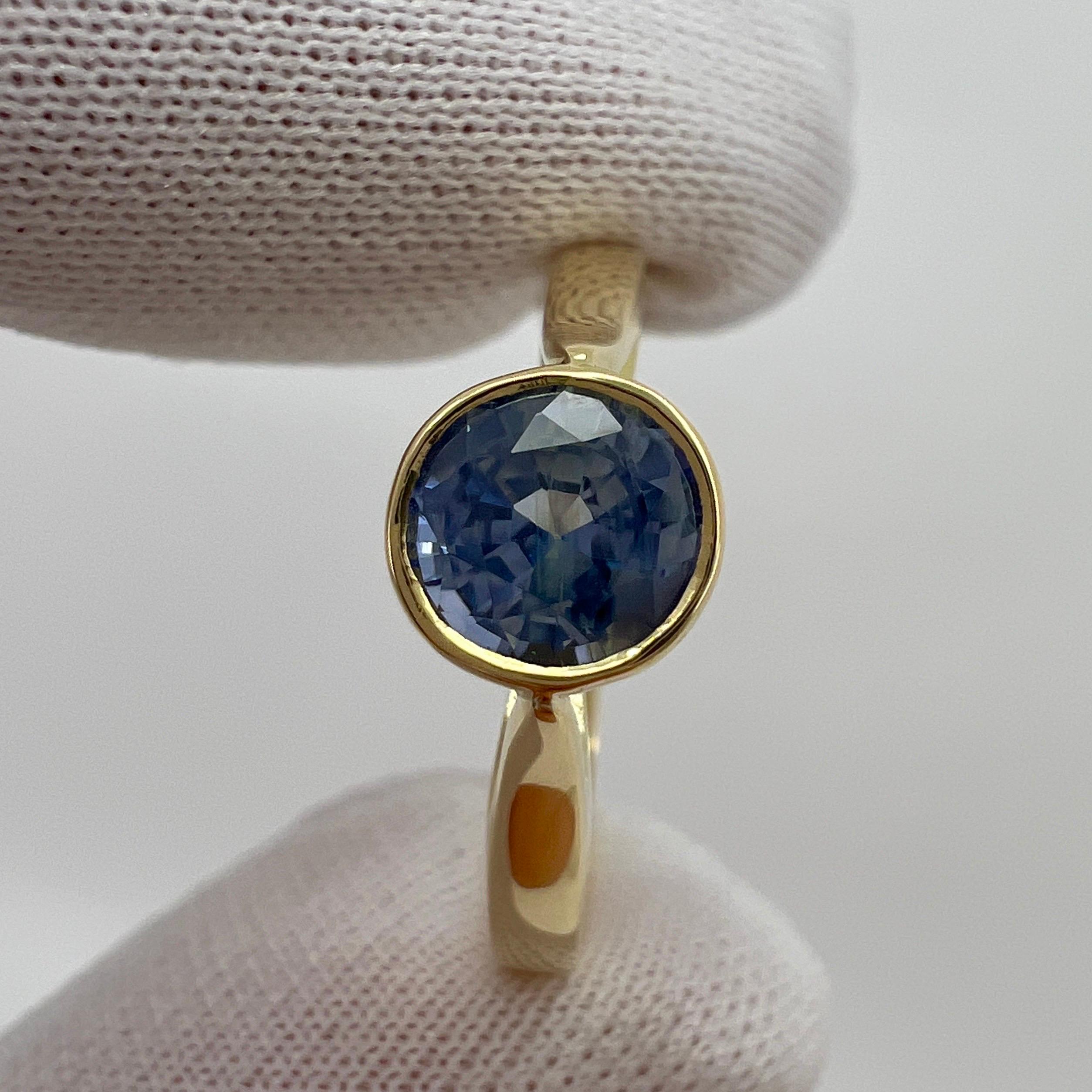 1.00ct Vivid Light Blue Ceylon Sapphire Round 18k Yellow Gold Solitaire Ring en vente 3