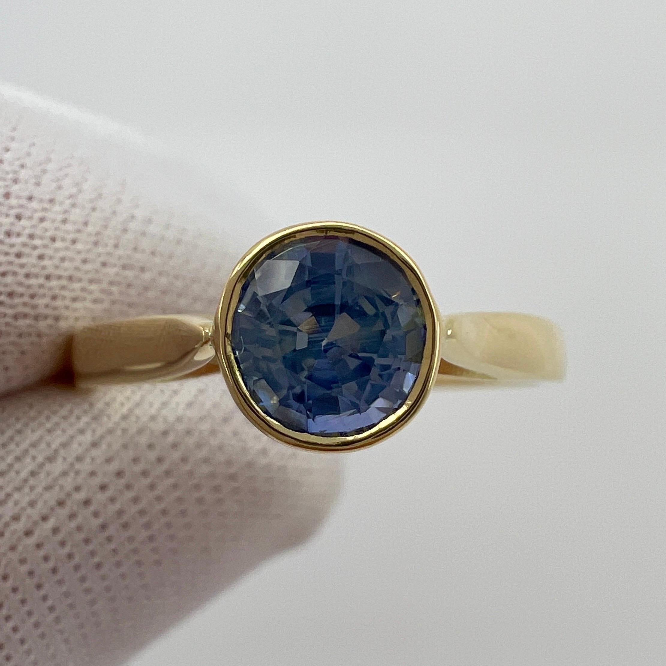 1.00ct Vivid Light Blue Ceylon Sapphire Round 18k Yellow Gold Solitaire Ring en vente 4