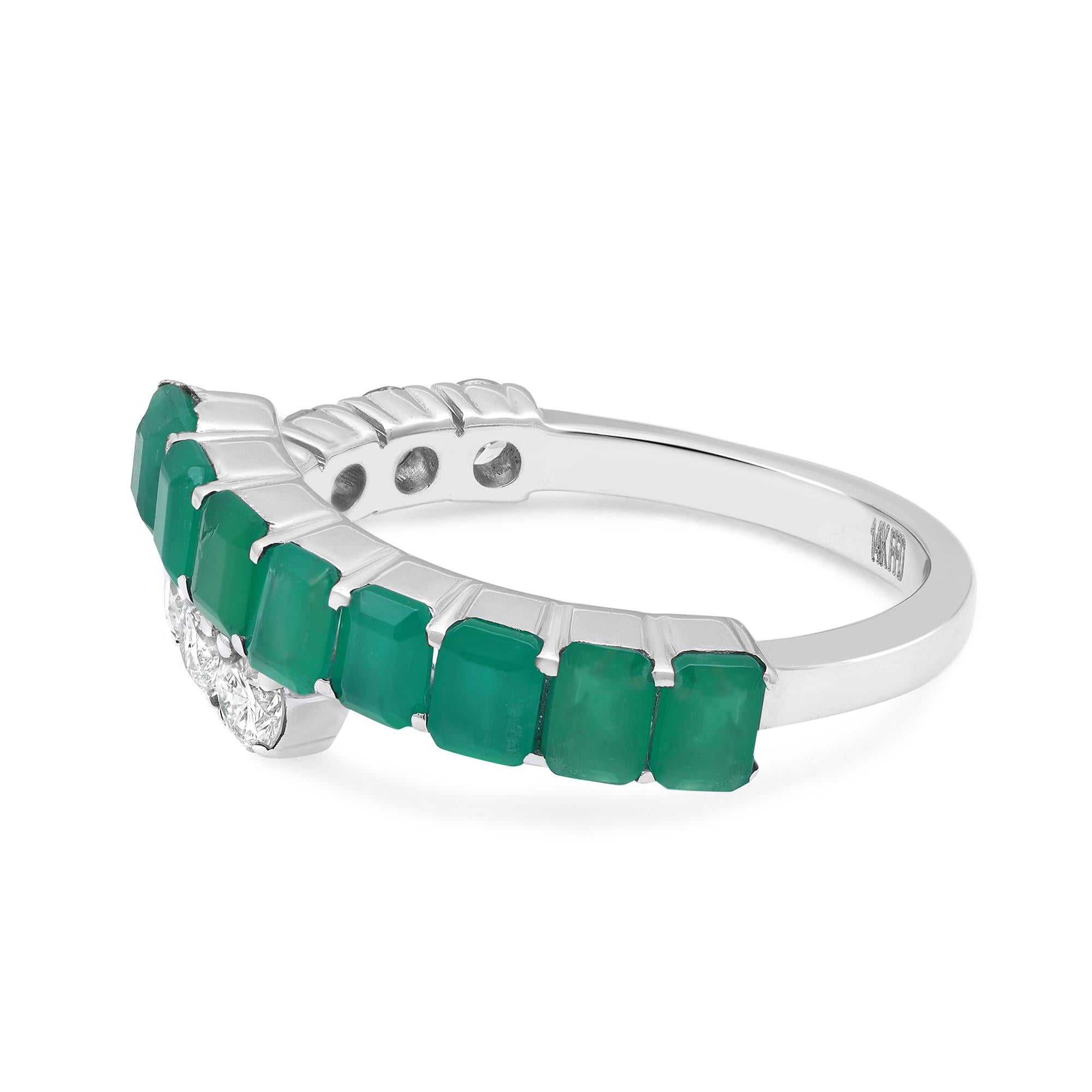 Modern 1.00Cttw Emerald and 0.61Cttw Diamond Ladies Ring 14K White Gold For Sale