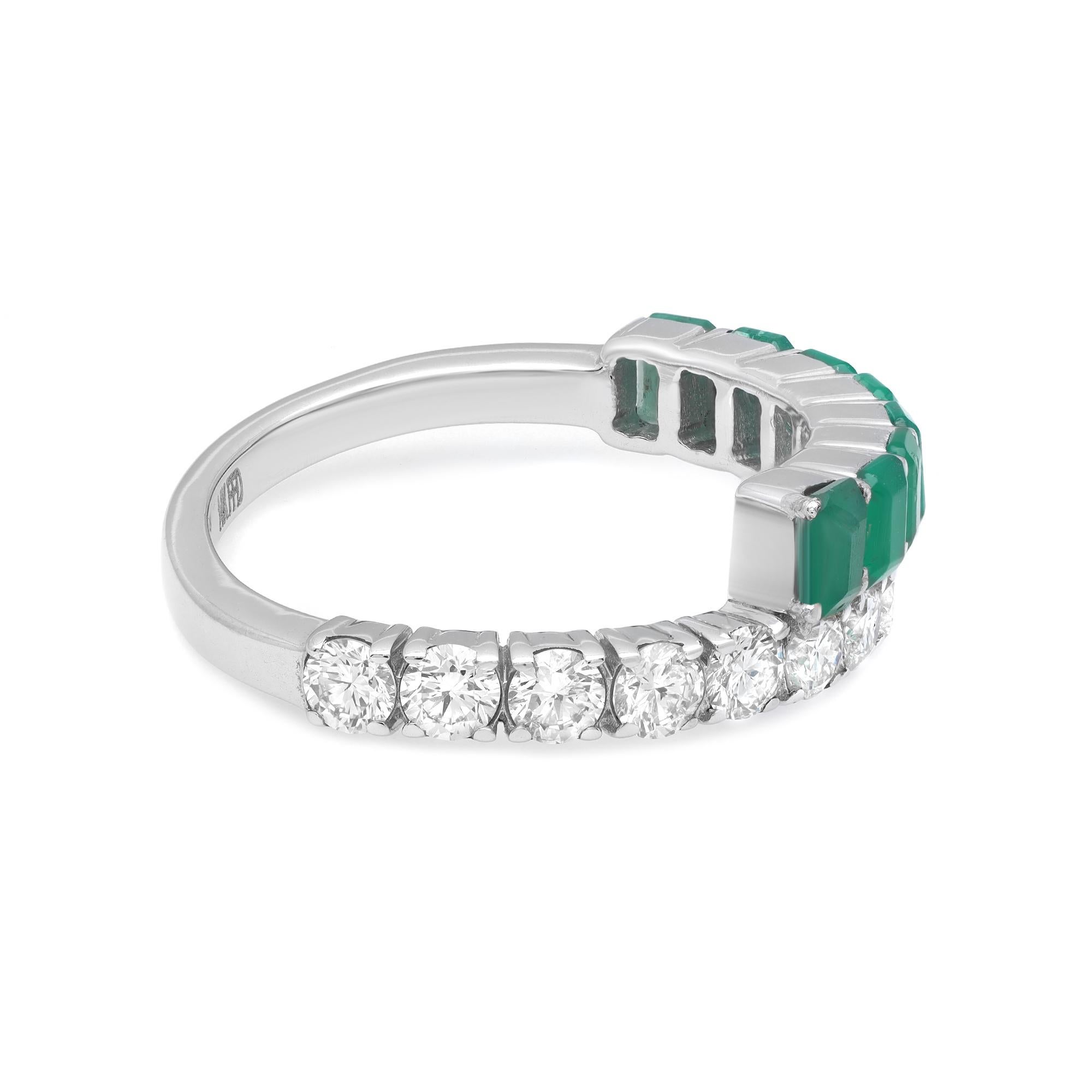 1.00Cttw Emerald and 0.61Cttw Diamond Ladies Ring 14K White Gold In New Condition For Sale In New York, NY