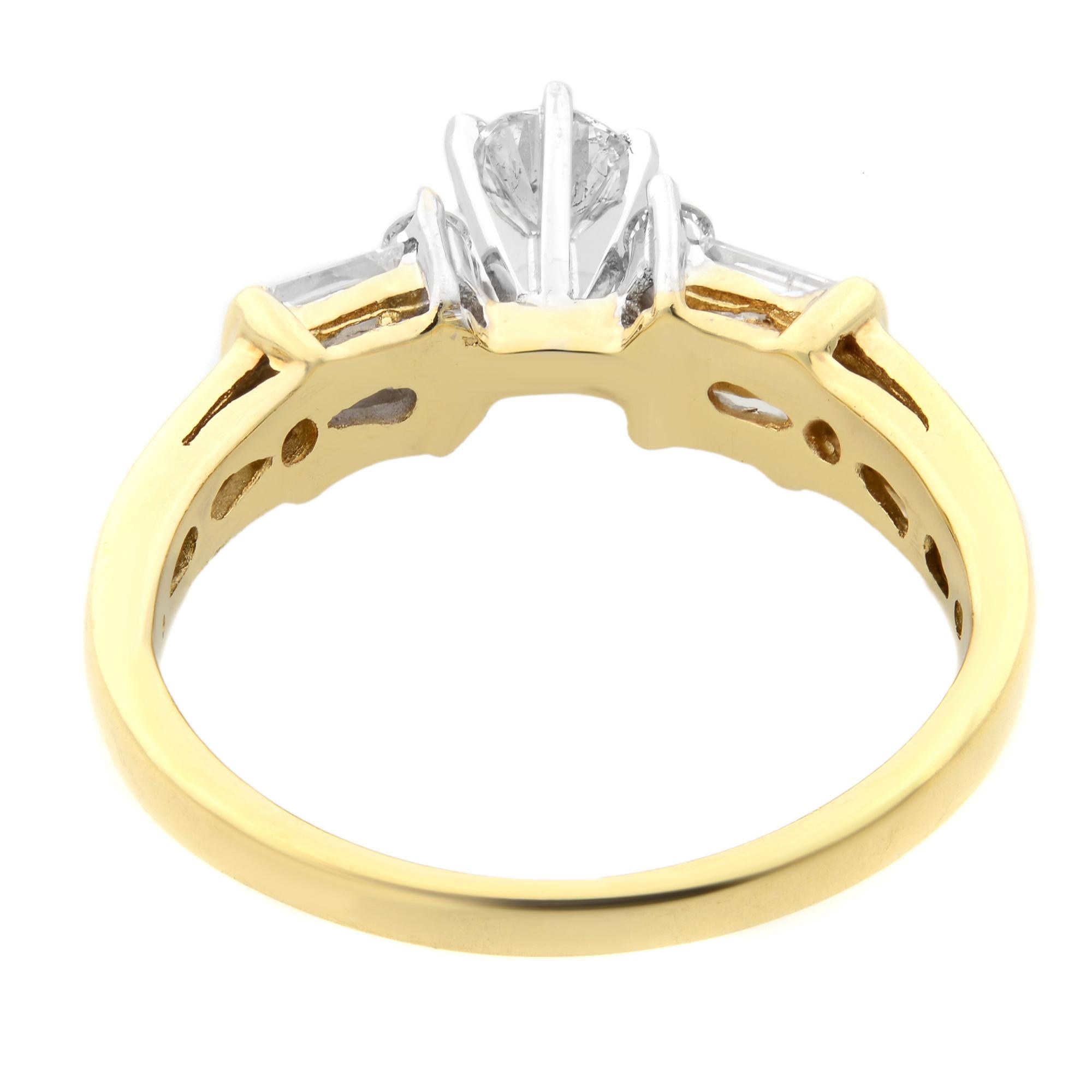 Round Cut 1.00Cttw Round & Baguette Cut Diamond Engagement Ring 14K Yellow Gold For Sale