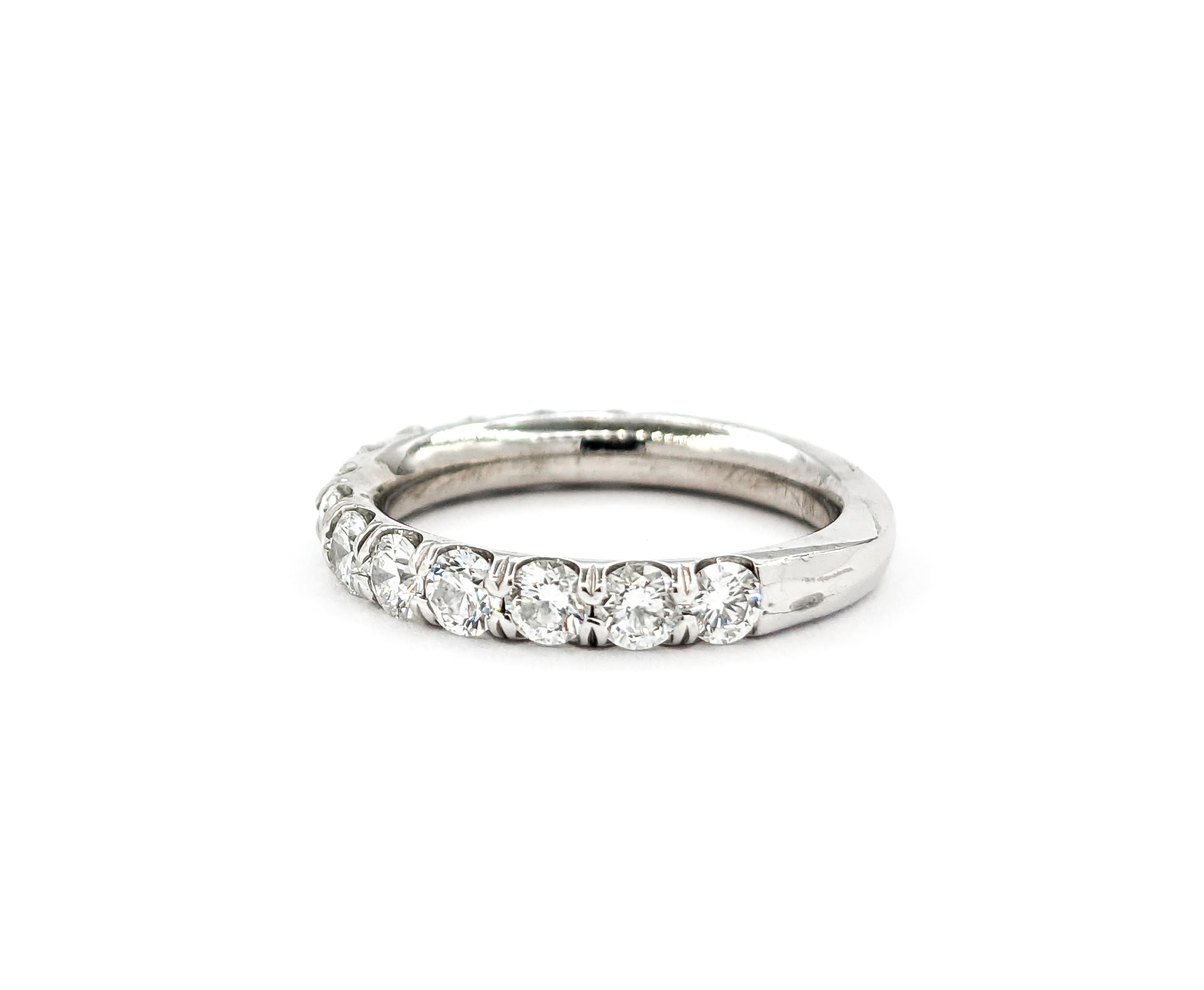 Anello nuziale con diamanti impilabili da 1,00ctw Comfort Fit in oro bianco in vendita 1