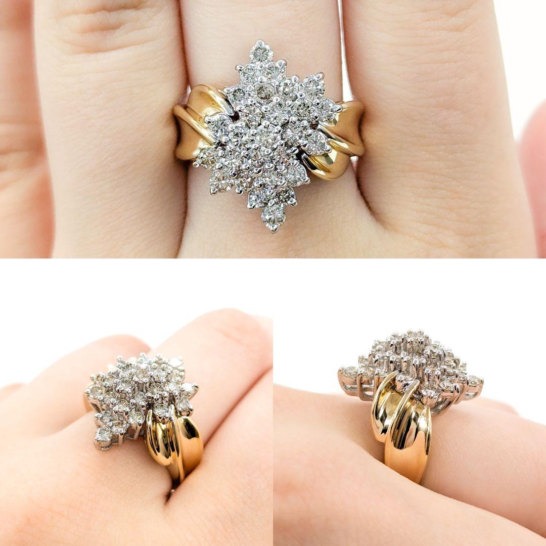 Bague en or jaune avec cascade de diamants de 1,00ctw

Voici cette magnifique bague cocktail Diamond Fashion, réalisée en or jaune 10kt. La bague est ornée de diamants de 1,00ctw dans un superbe design en cascade. Les diamants étincelants de 1.00ctw