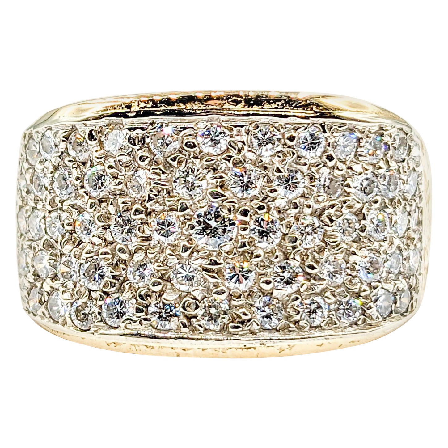 1,00ctw Pave Diamant Ring in strukturiertem Gold