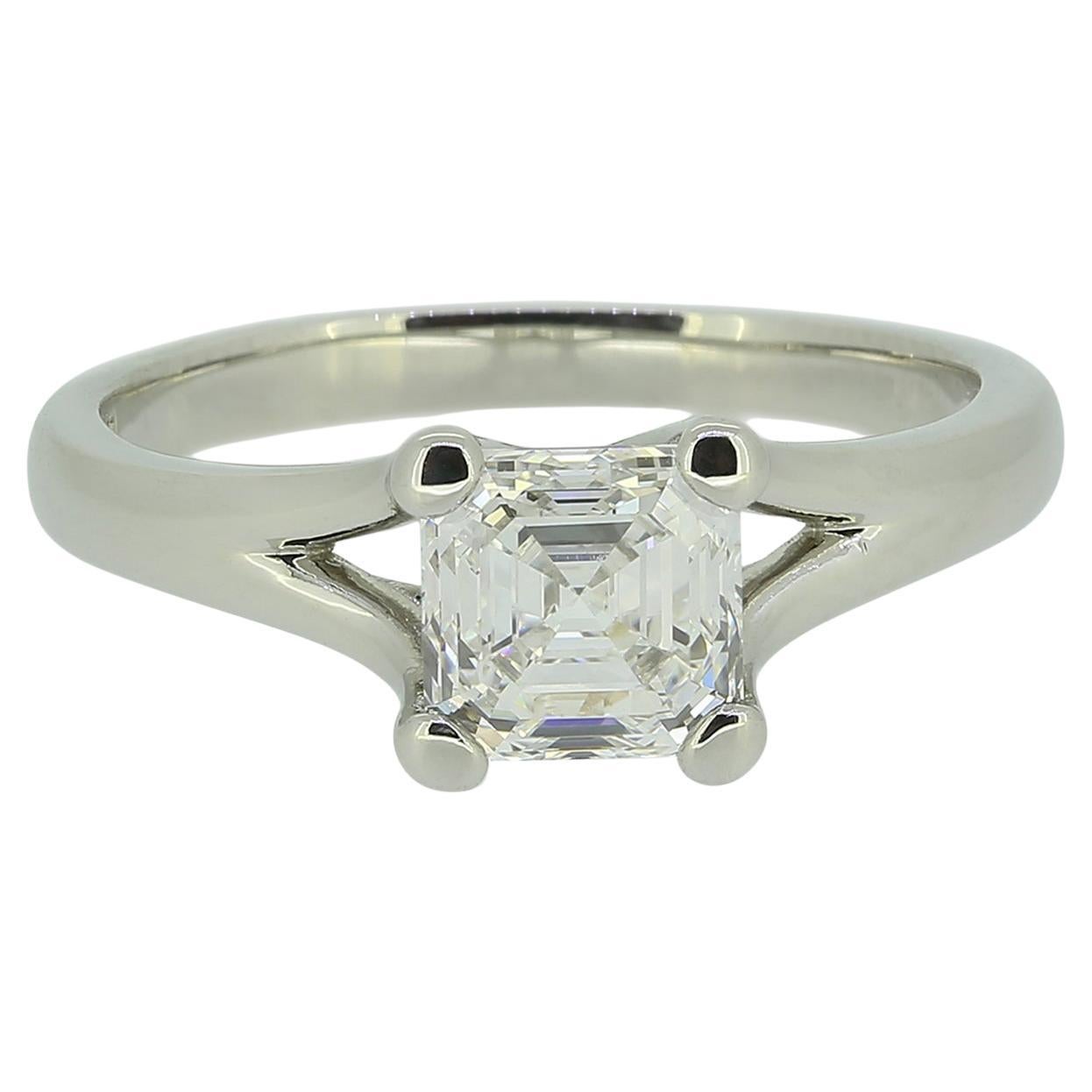 1.01 Bague de fiançailles solitaire en diamant taillé Asscher