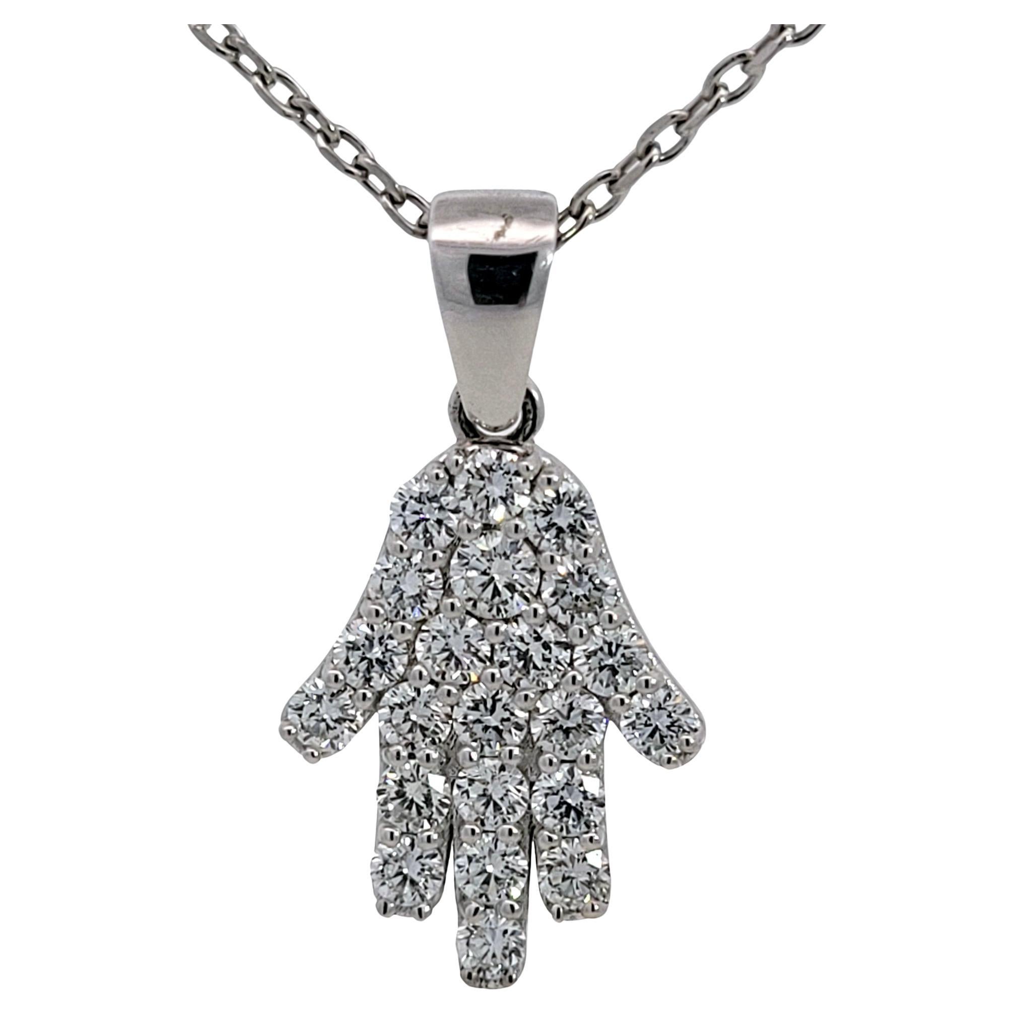 Sebastian Bernards 1,01 carati in oro bianco 14K con diamanti incastonati e ciondolo a forma di mano Hamsa