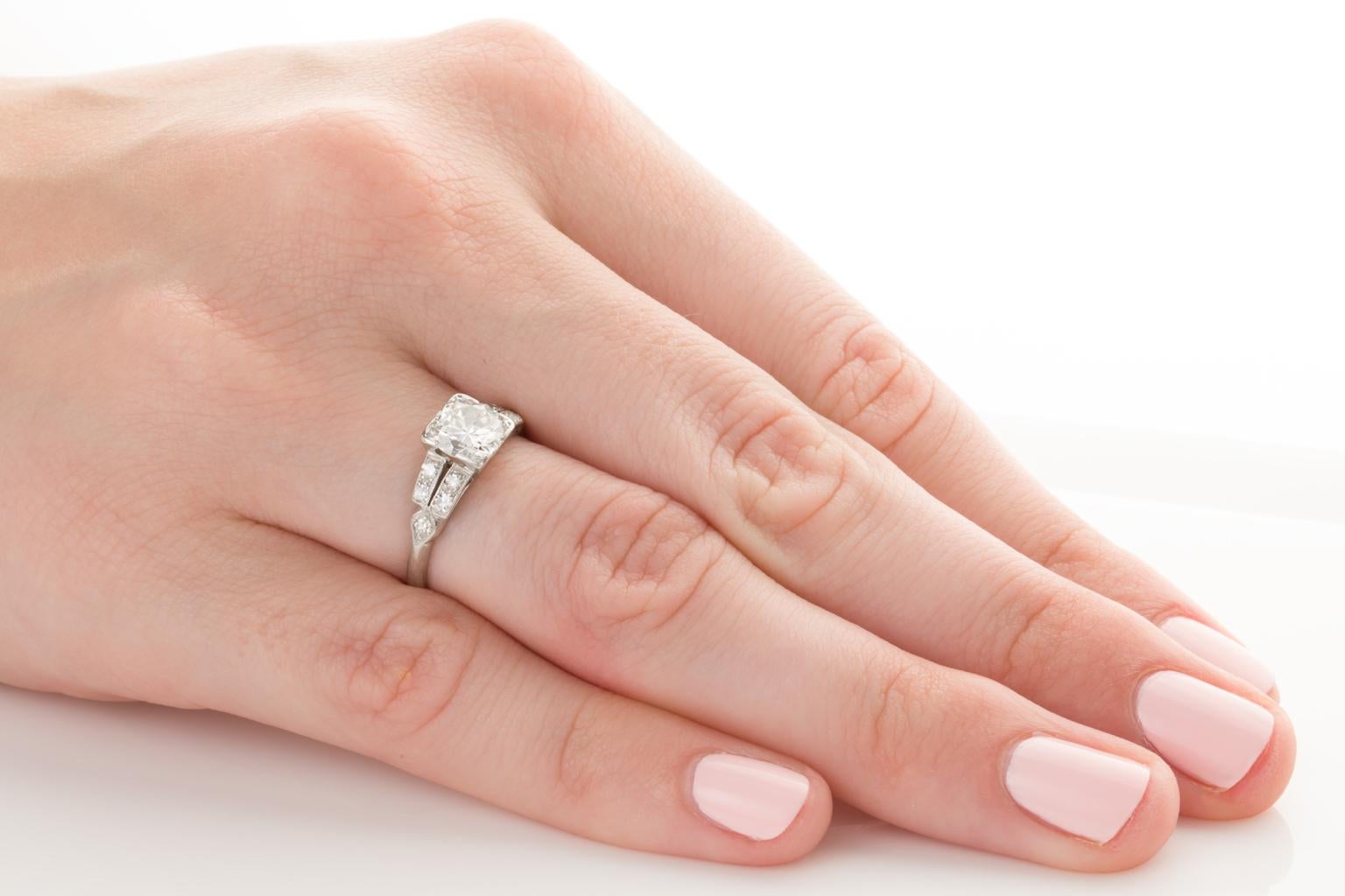 1.01 Carat Art Deco Platinum and Diamond Engagement Ring For Sale 5