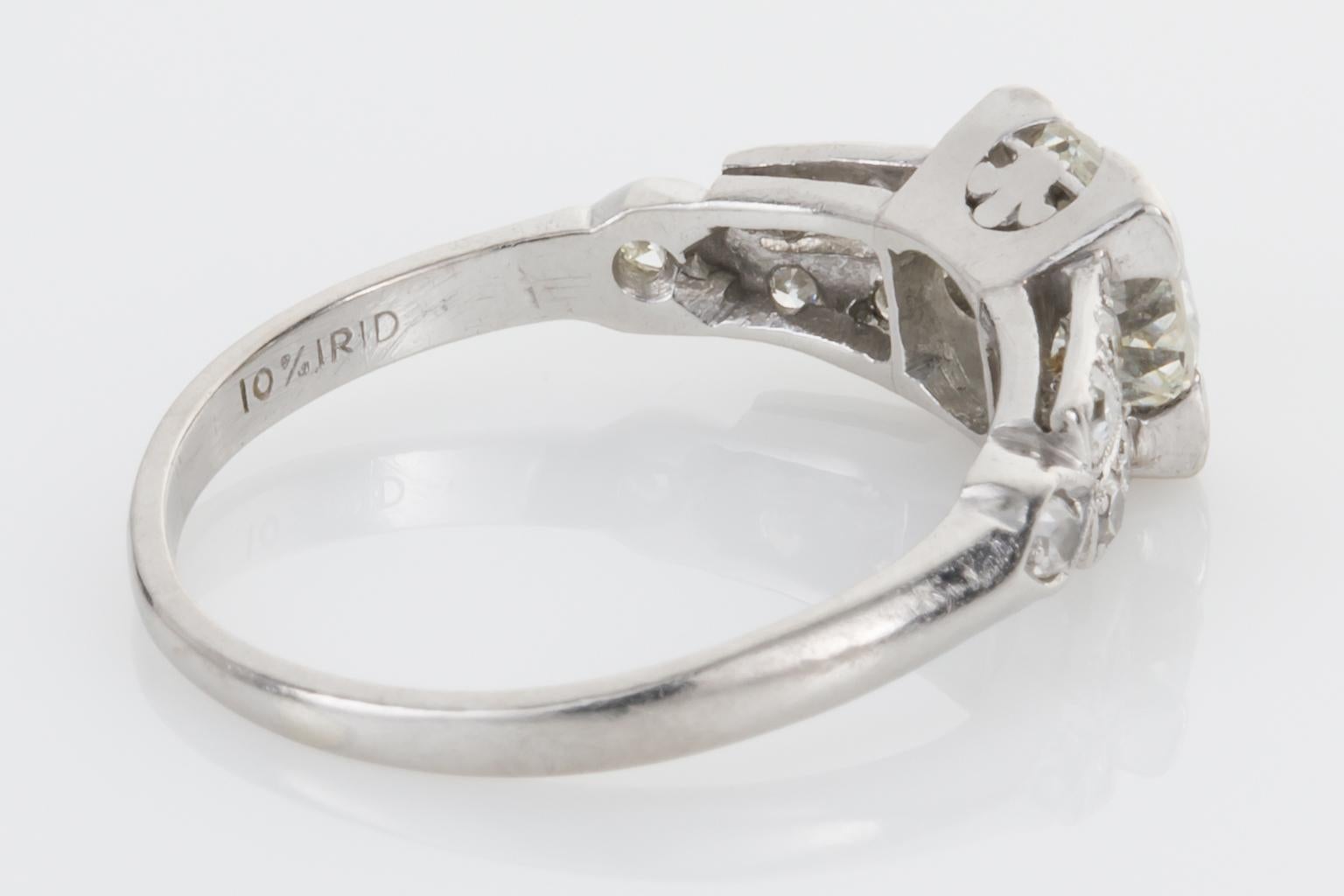 1.01 Carat Art Deco Platinum and Diamond Engagement Ring For Sale 2